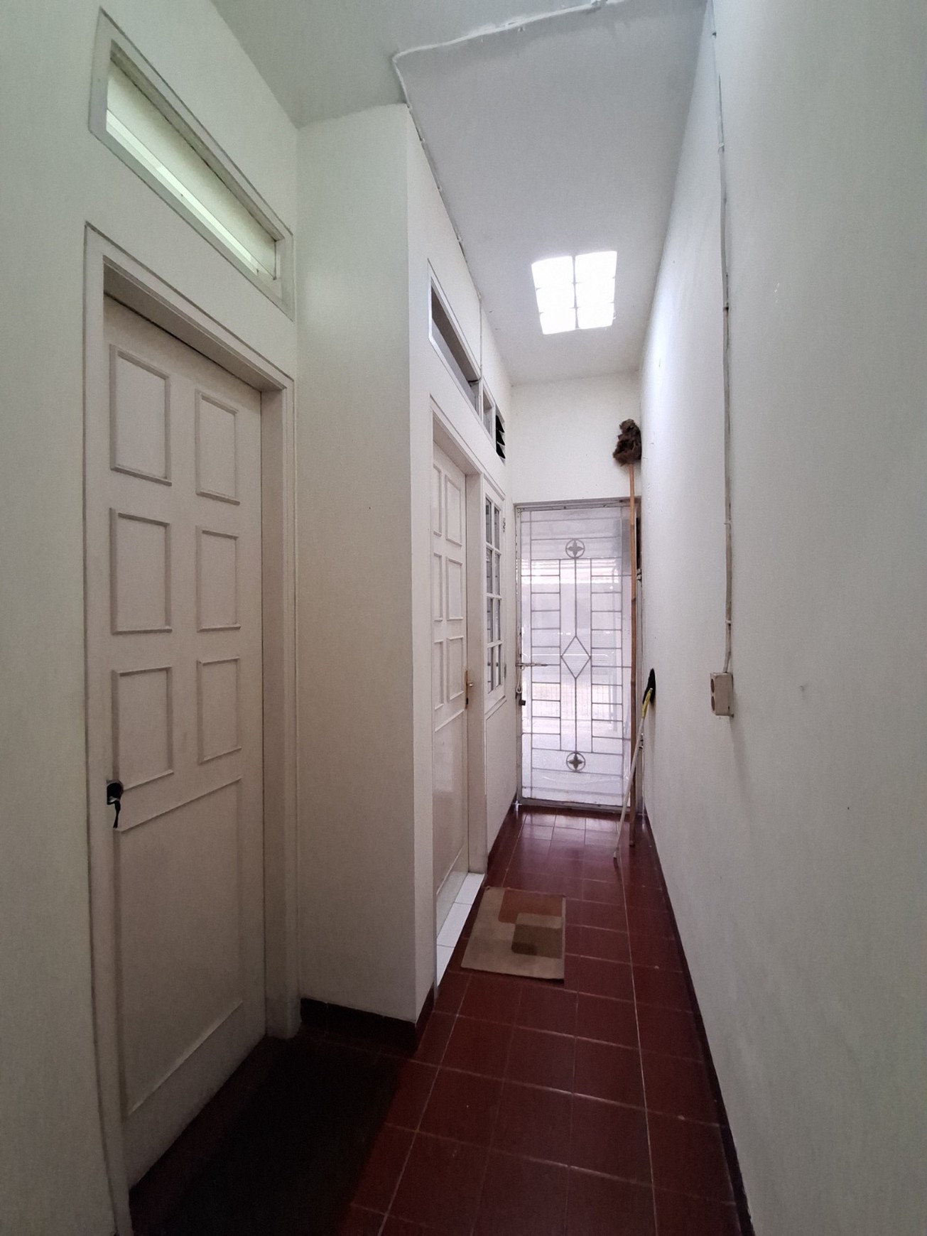 Rumah Minimalis di Bekasi Taman Depan & Belakang Siap Huni