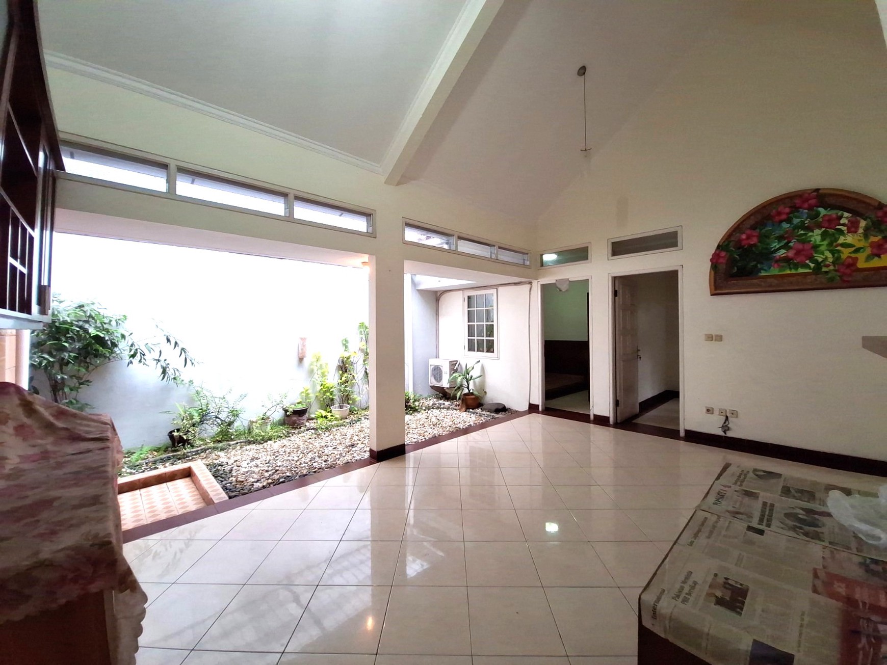 Rumah Minimalis di Bekasi Taman Depan & Belakang Siap Huni