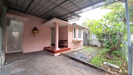 Rumah Minimalis di Bekasi Taman Depan & Belakang Siap Huni