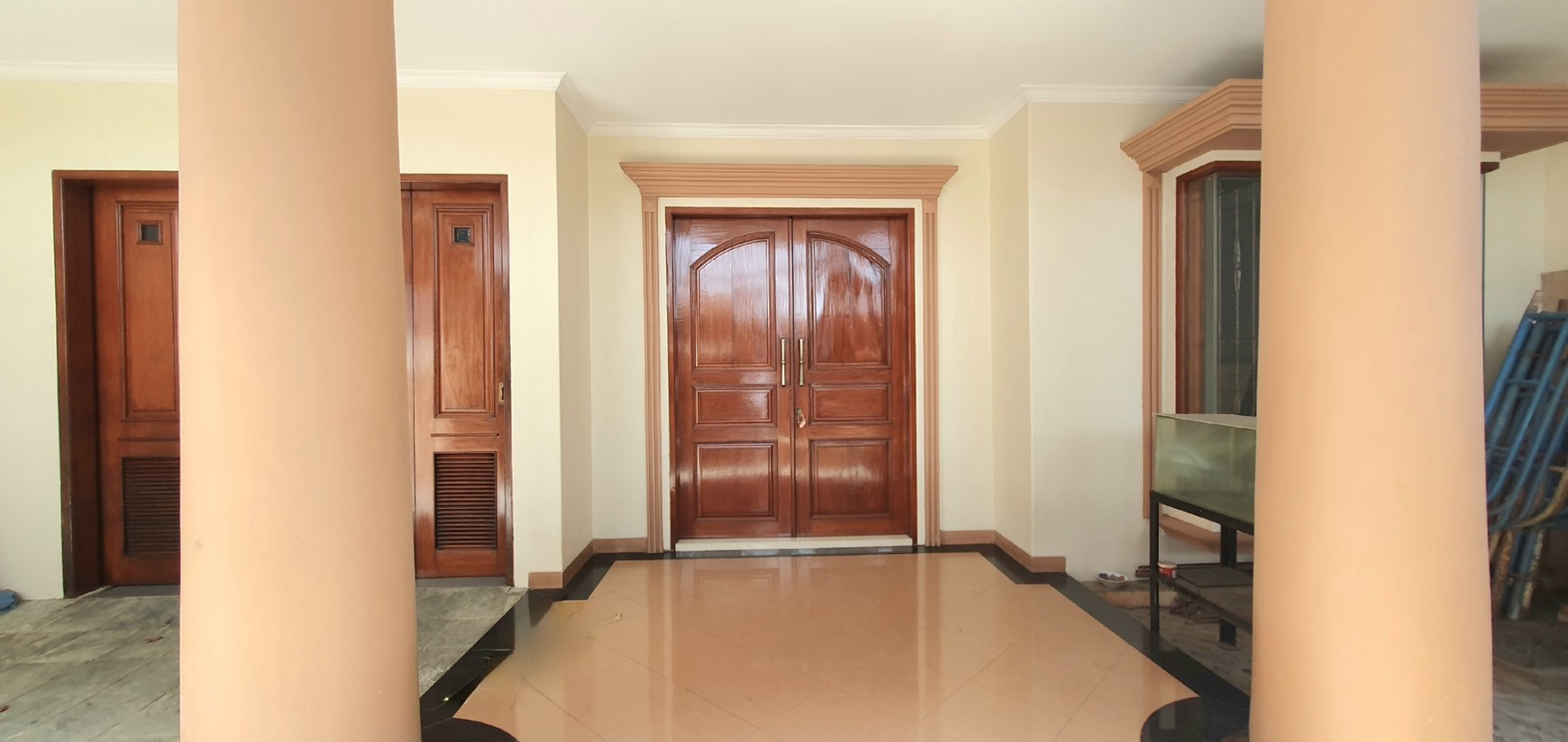 Rumah Raya Kelapa Kopyor, Kelapa Gading