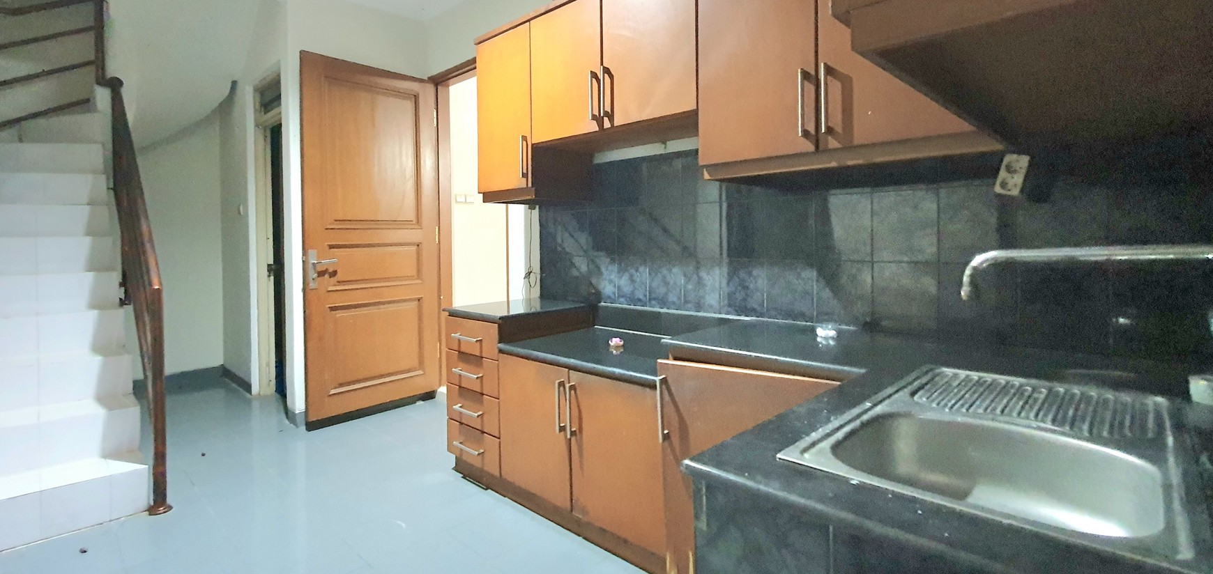 Rumah Raya Kelapa Kopyor, Kelapa Gading