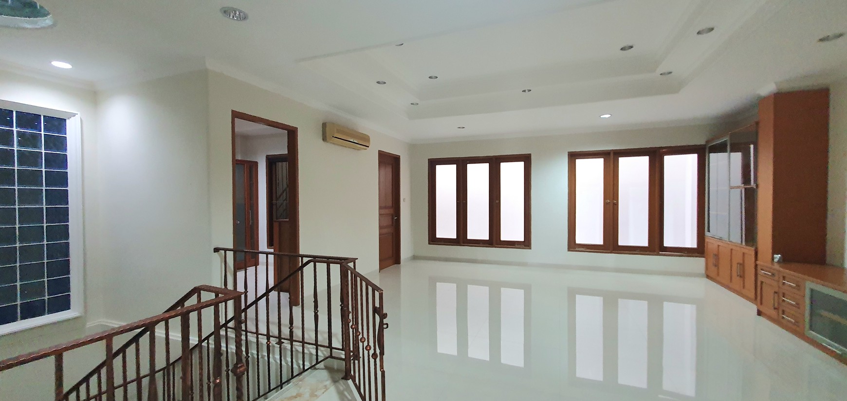 Rumah Raya Kelapa Kopyor, Kelapa Gading