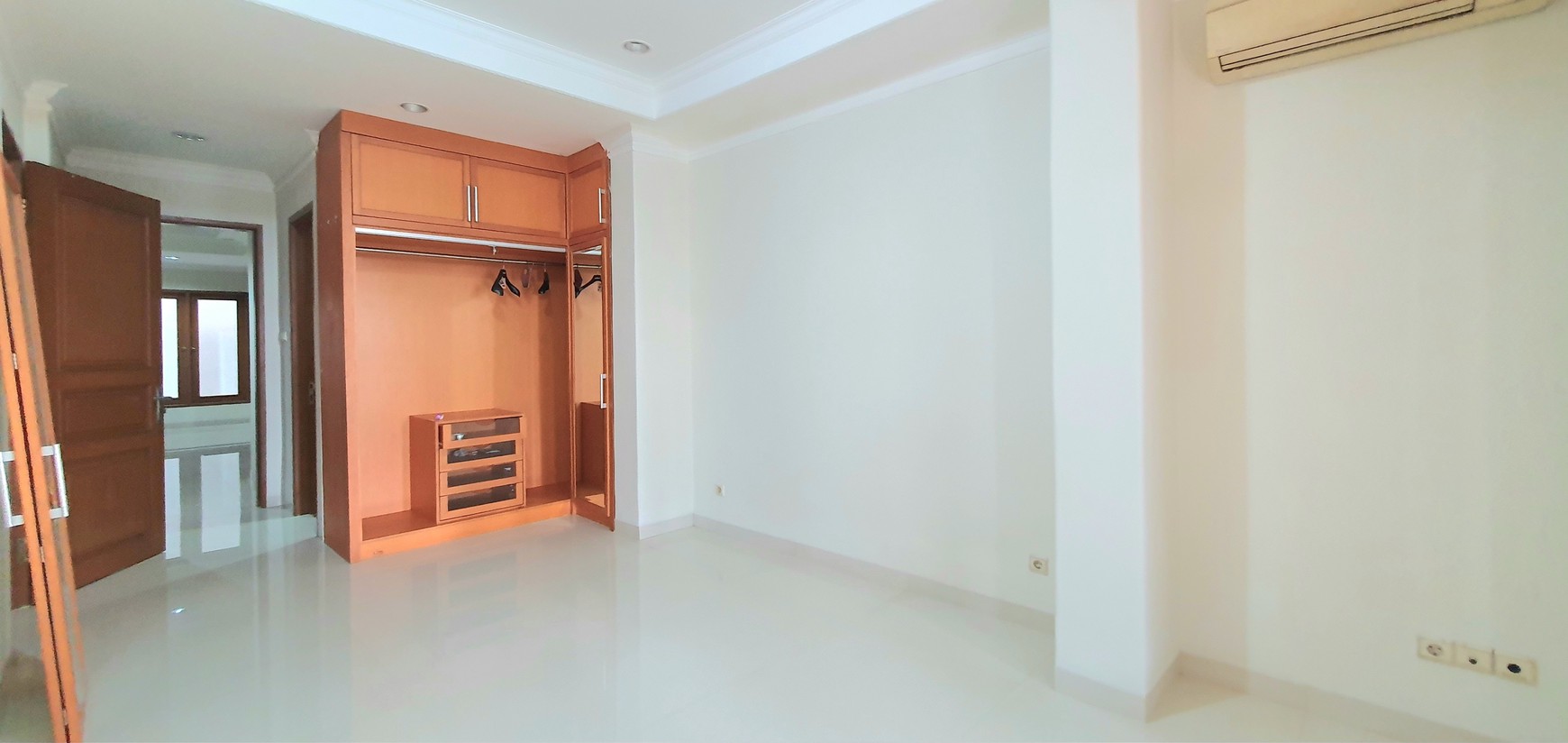 Rumah Raya Kelapa Kopyor, Kelapa Gading