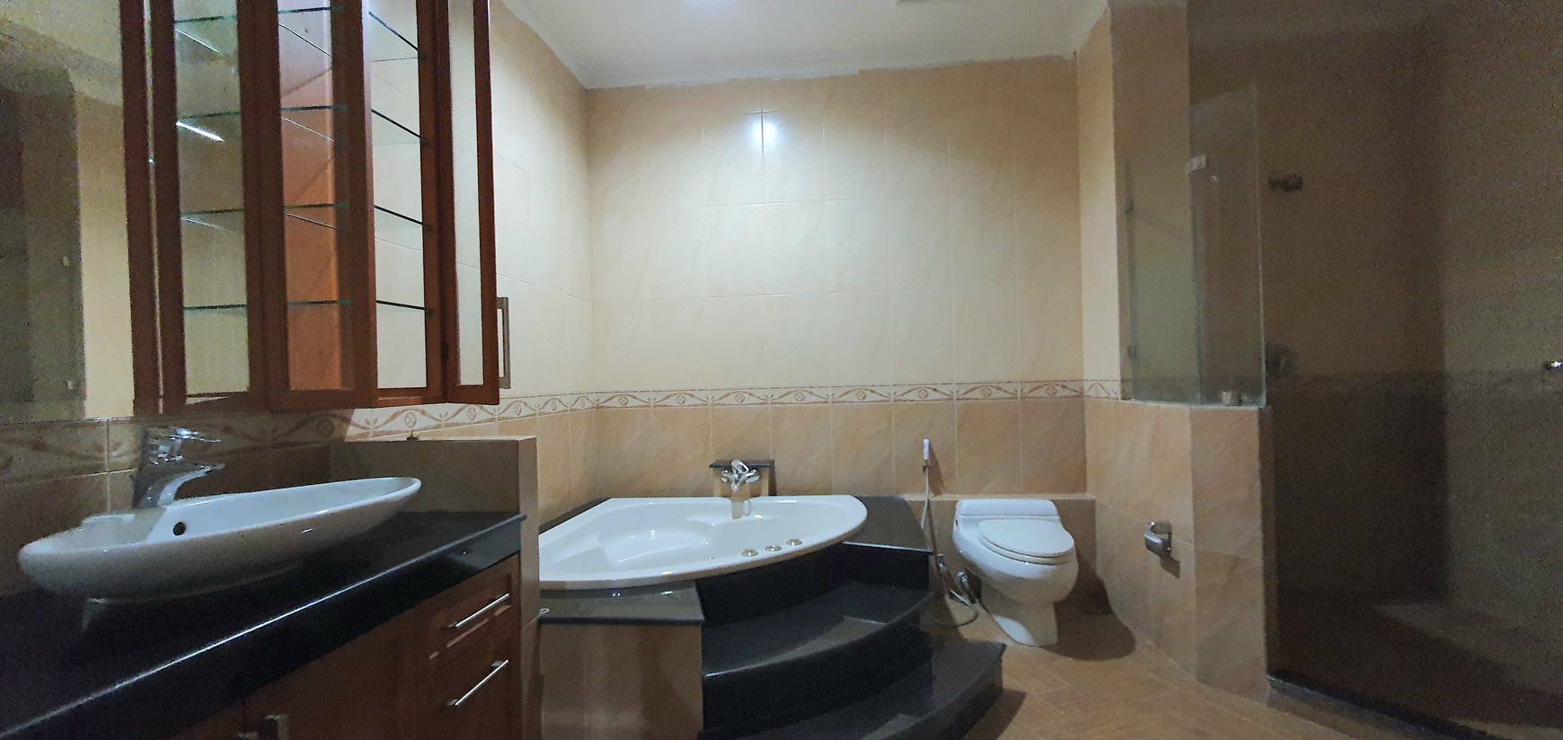 Rumah Raya Kelapa Kopyor, Kelapa Gading