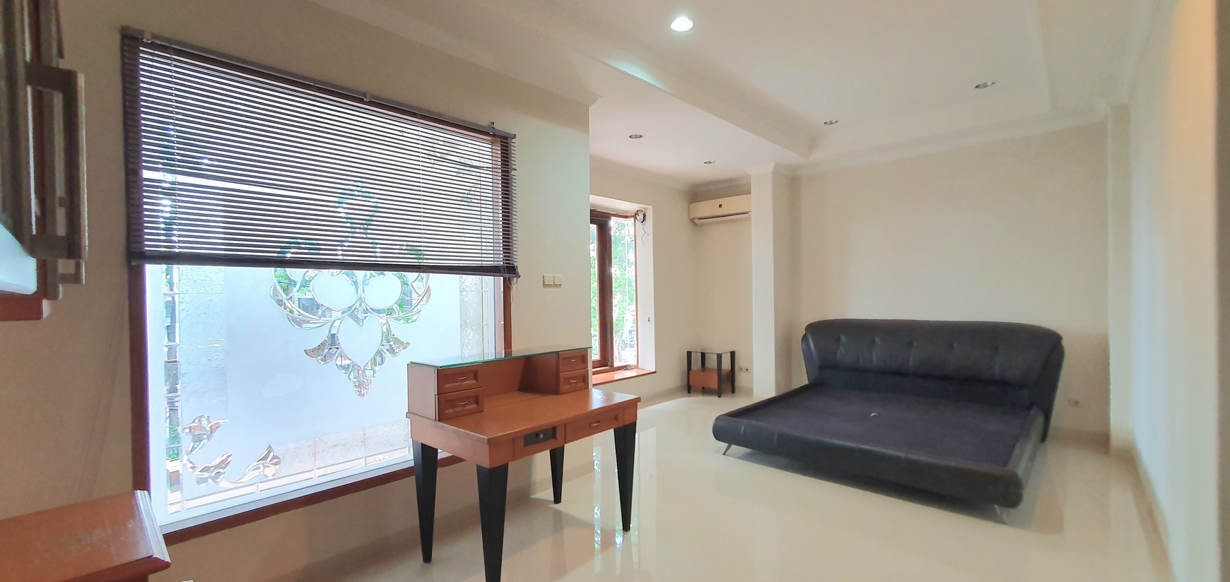 Rumah Raya Kelapa Kopyor, Kelapa Gading