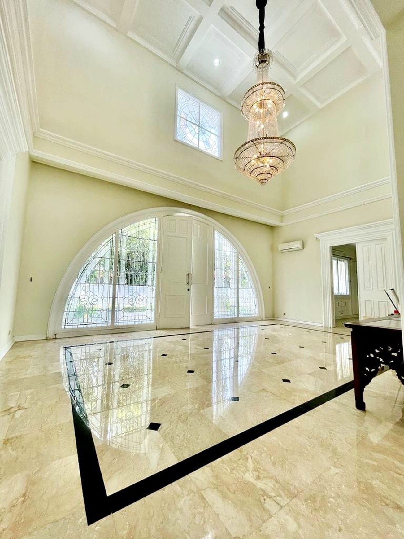 Rumah Super Mewah di Kawasan Premium Pondok Indah Siap Huni