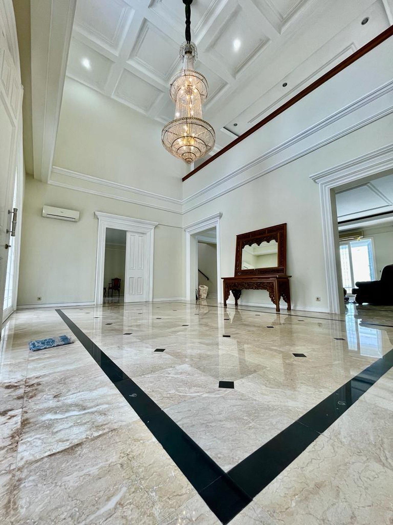 Rumah Super Mewah di Kawasan Premium Pondok Indah Siap Huni