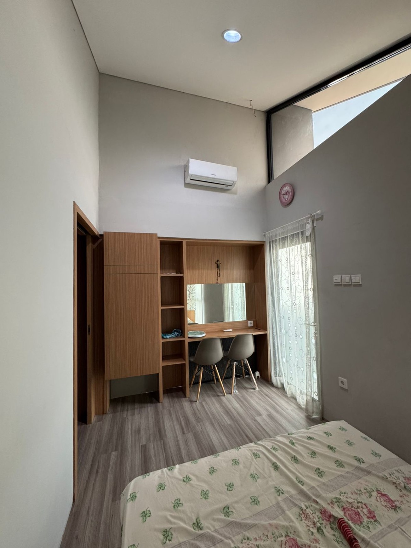 Rumah sewa furnished . Grand Wisata . Tambun - Bekasi