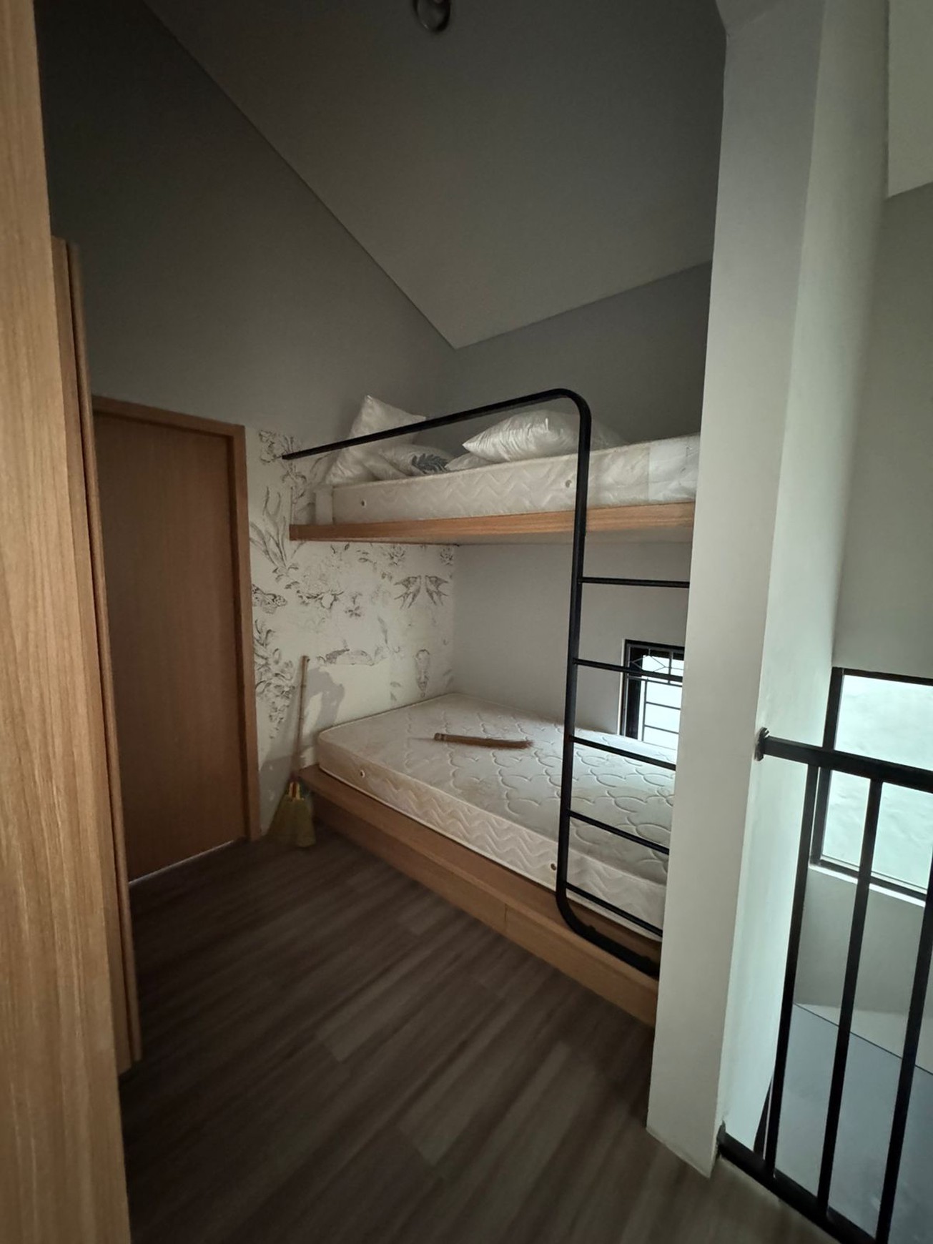 Rumah sewa furnished . Grand Wisata . Tambun - Bekasi