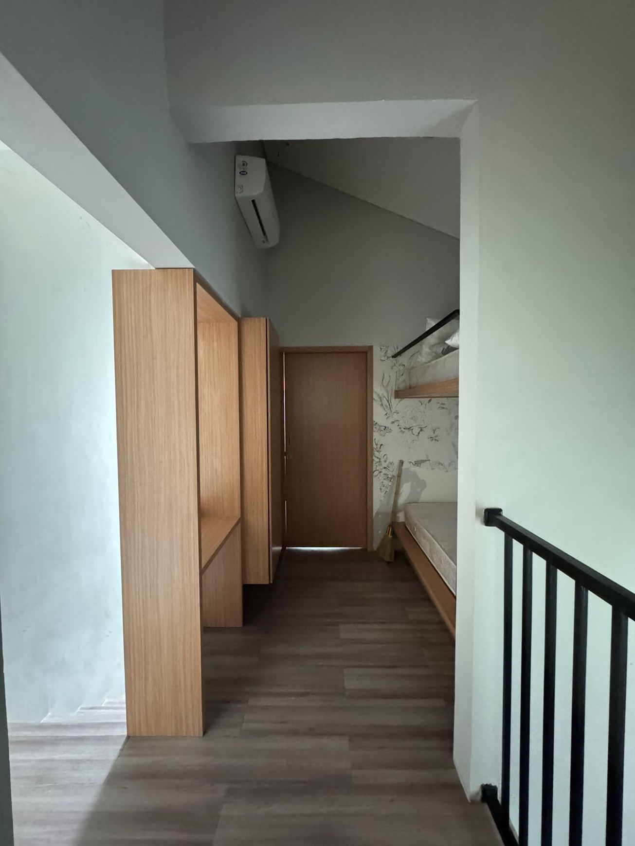 Rumah sewa furnished . Grand Wisata . Tambun - Bekasi
