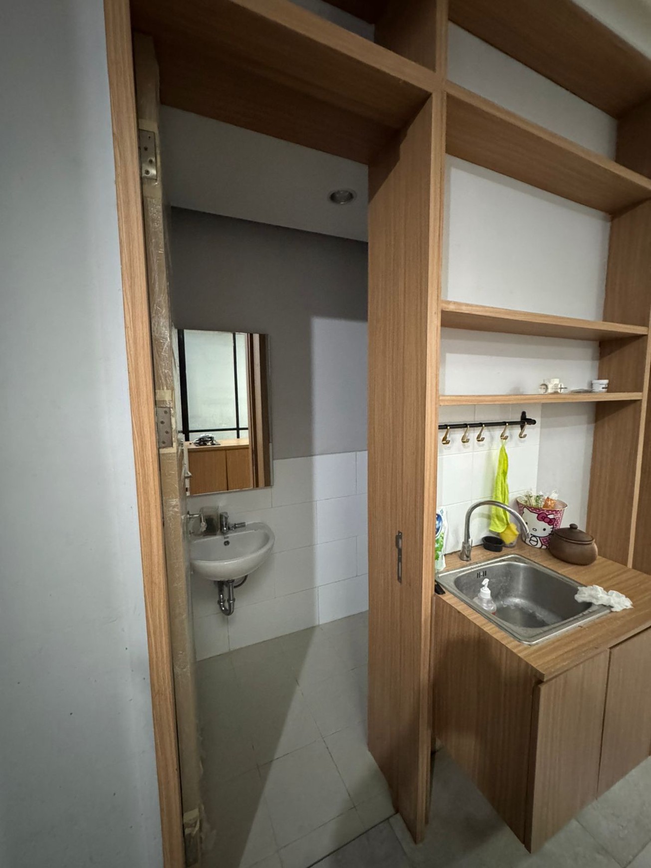 Rumah sewa furnished . Grand Wisata . Tambun - Bekasi