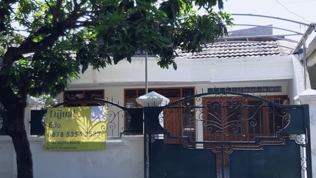 Jual Rumah Baruk Utara dekat Raya MERR, Cocok Dibangun Ulang utk Kos-Kosan