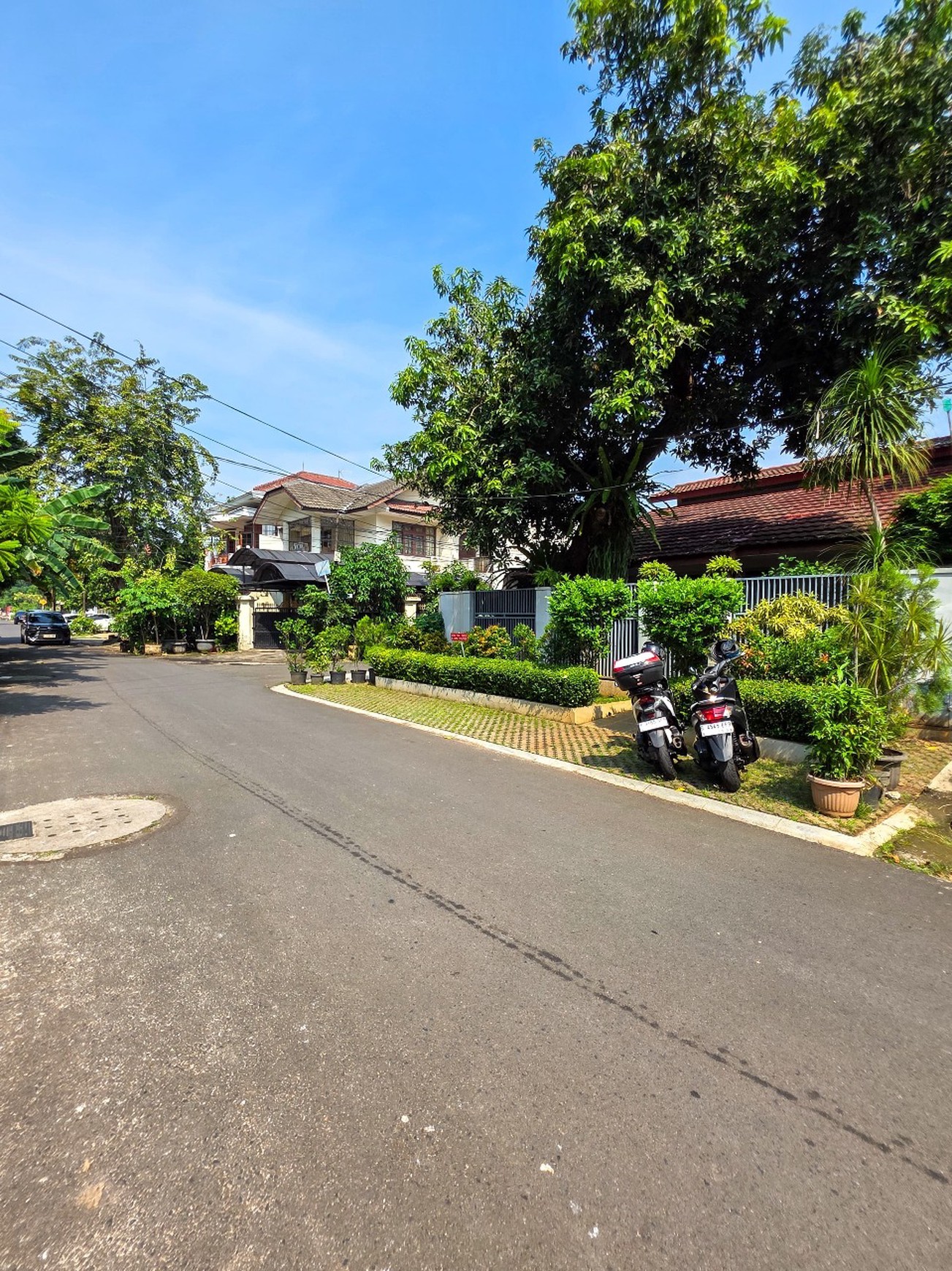 Rumah Tinggal Ada Paviliun Lokasi di Jalan Kramat Pela Kebayoran Baru 