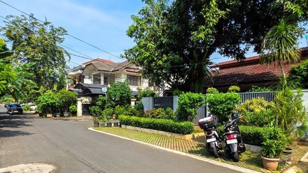 Rumah Tinggal Ada Paviliun Lokasi di Jalan Kramat Pela Kebayoran Baru 