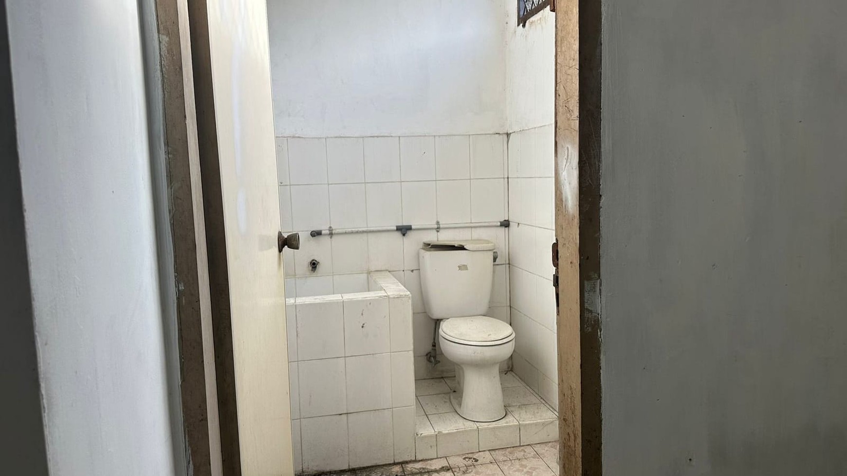Ruko 2 Lantai di Jalan S. Parman Padang