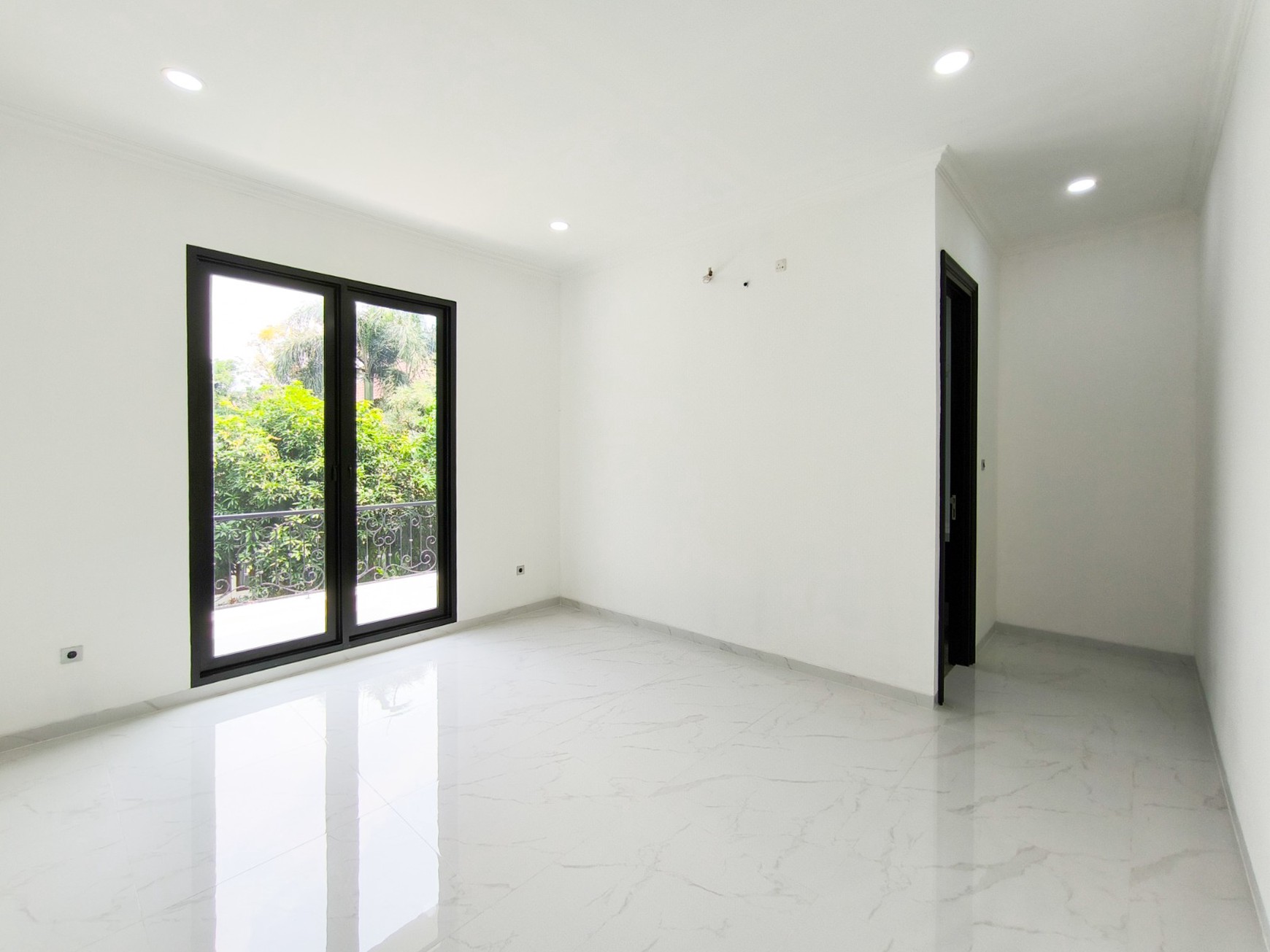 Rumah Band New,ada swimming pool di Bintaro Jaya 9