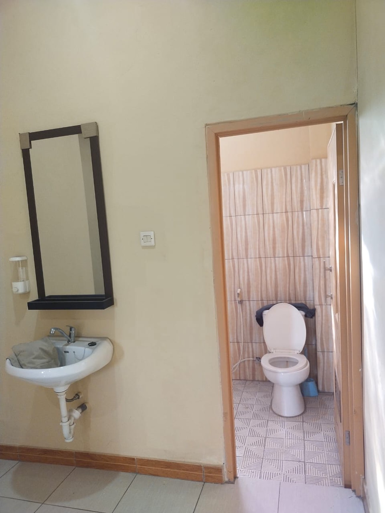 Rumah Gandeng  2 Lantai di Metland Transyogi Cibubur 