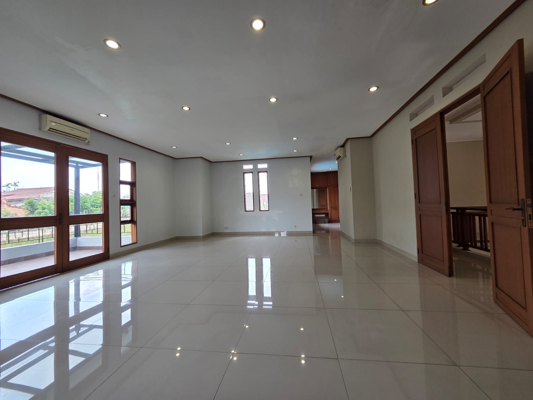 Rumah  LUX Siap Huni dengan s.pool private di rempoa 