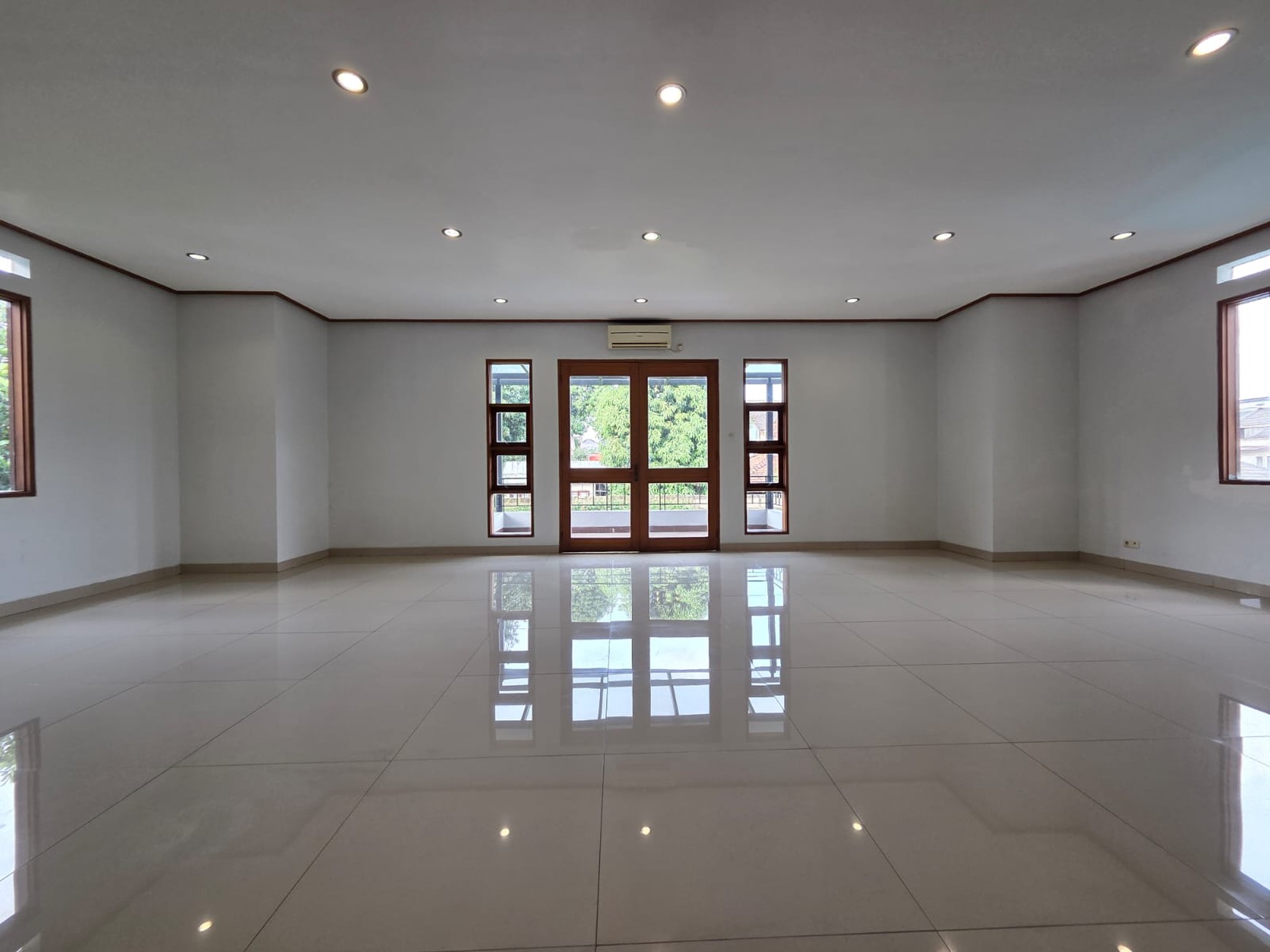 Rumah  LUX Siap Huni dengan s.pool private di rempoa 