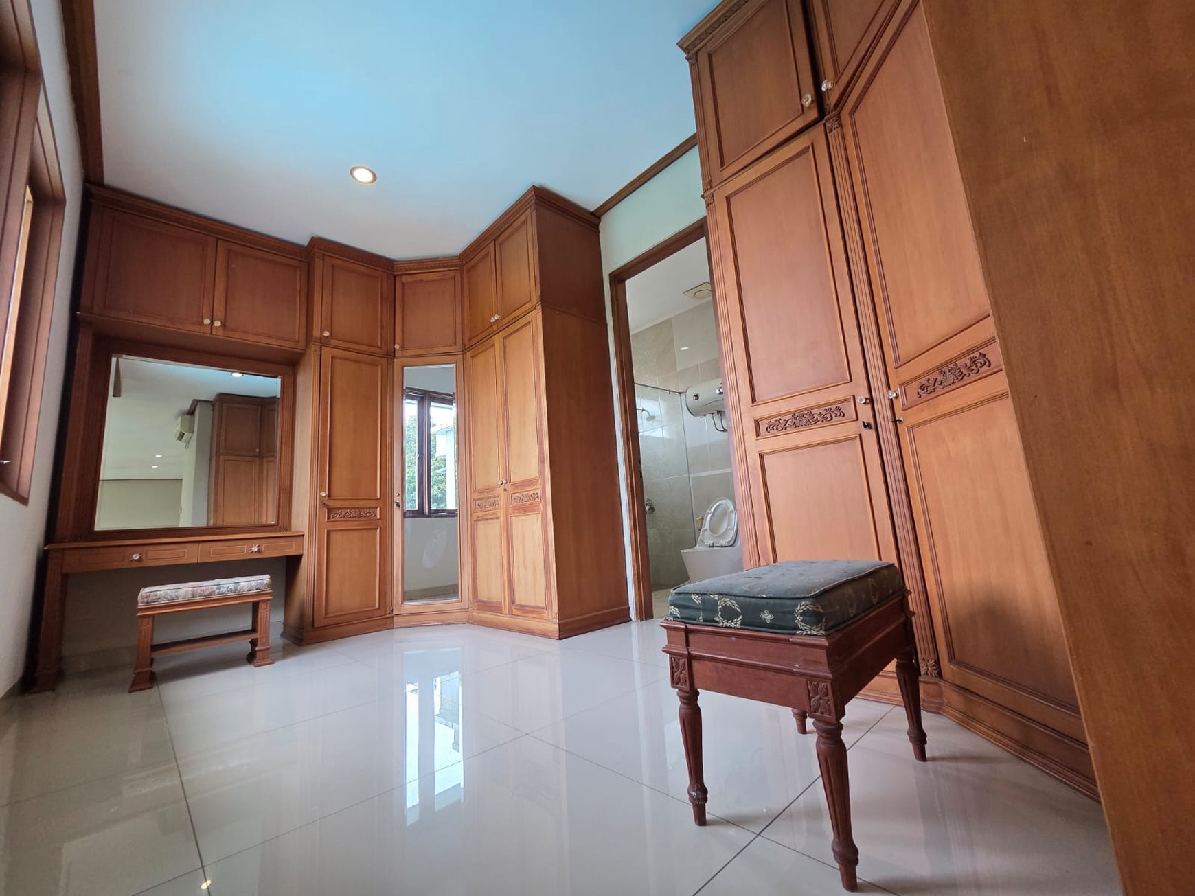 Rumah  LUX Siap Huni dengan s.pool private di rempoa 