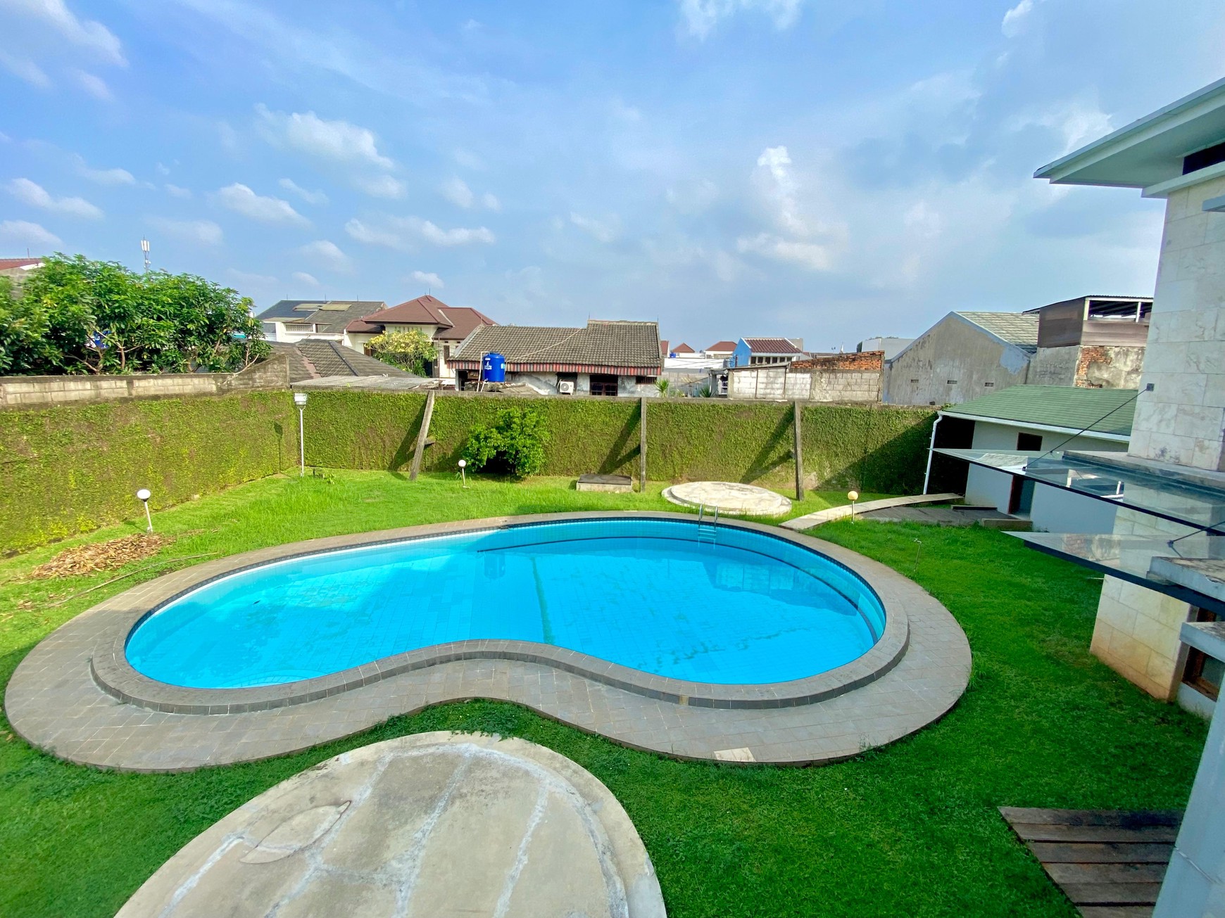 Rumah  LUX Siap Huni dengan s.pool private di rempoa 