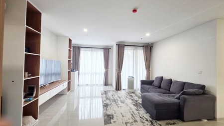 Dijual cepat strategis tengah kota apartemen LLOYD type 2 BR Alam Sutera