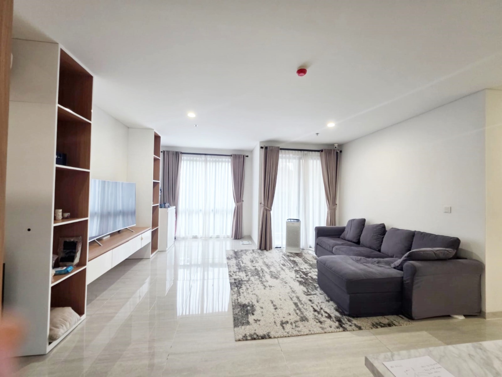 Dijual cepat strategis tengah kota apartemen LLOYD type 2 BR Alam Sutera