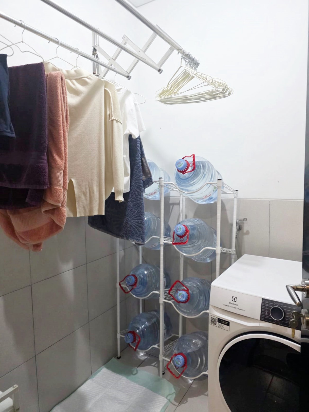 Dijual cepat strategis tengah kota apartemen LLOYD type 2 BR Alam Sutera