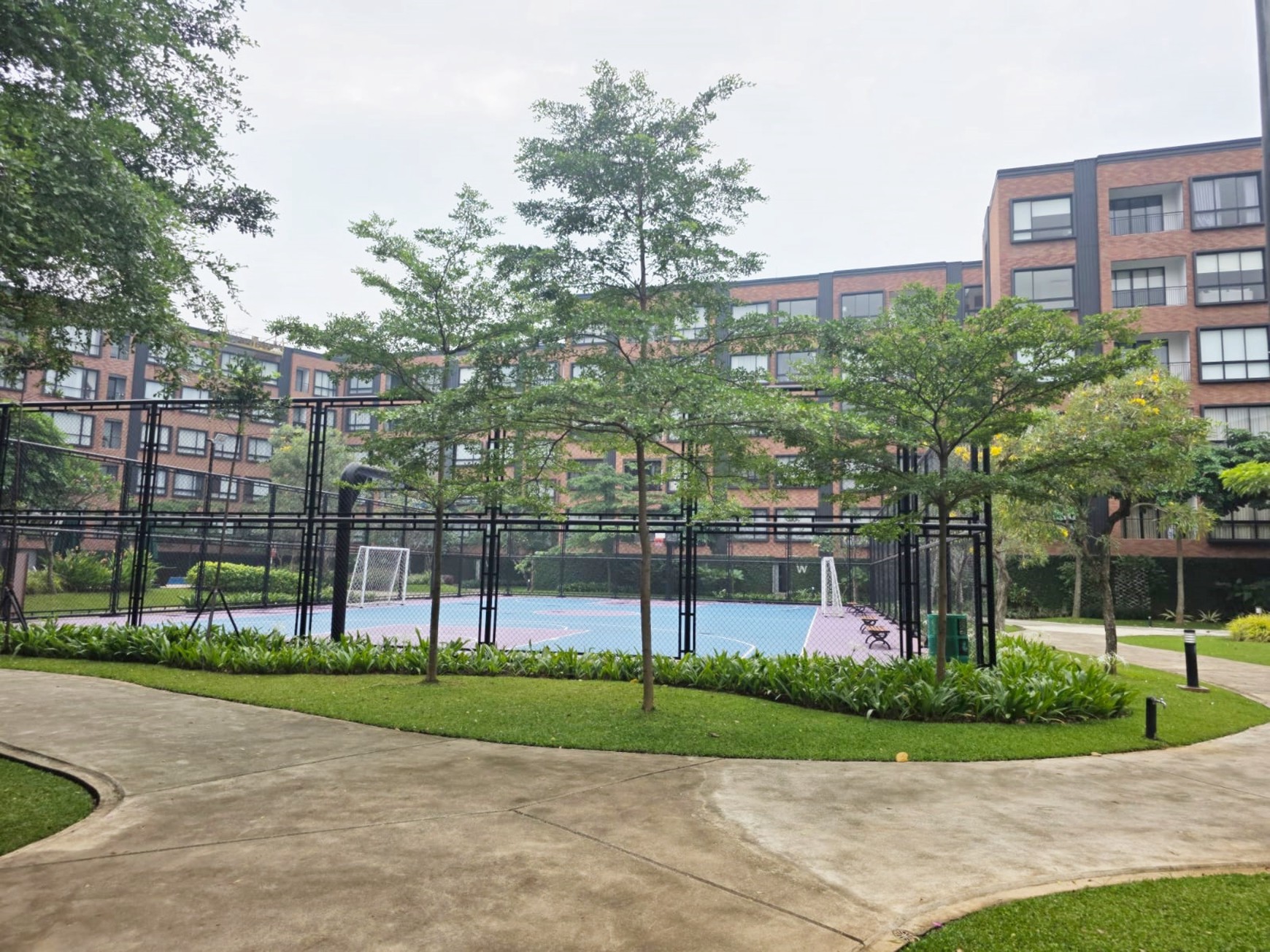 Dijual cepat strategis tengah kota apartemen LLOYD type 2 BR Alam Sutera