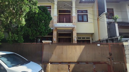 Rumah Dijual di Tomang