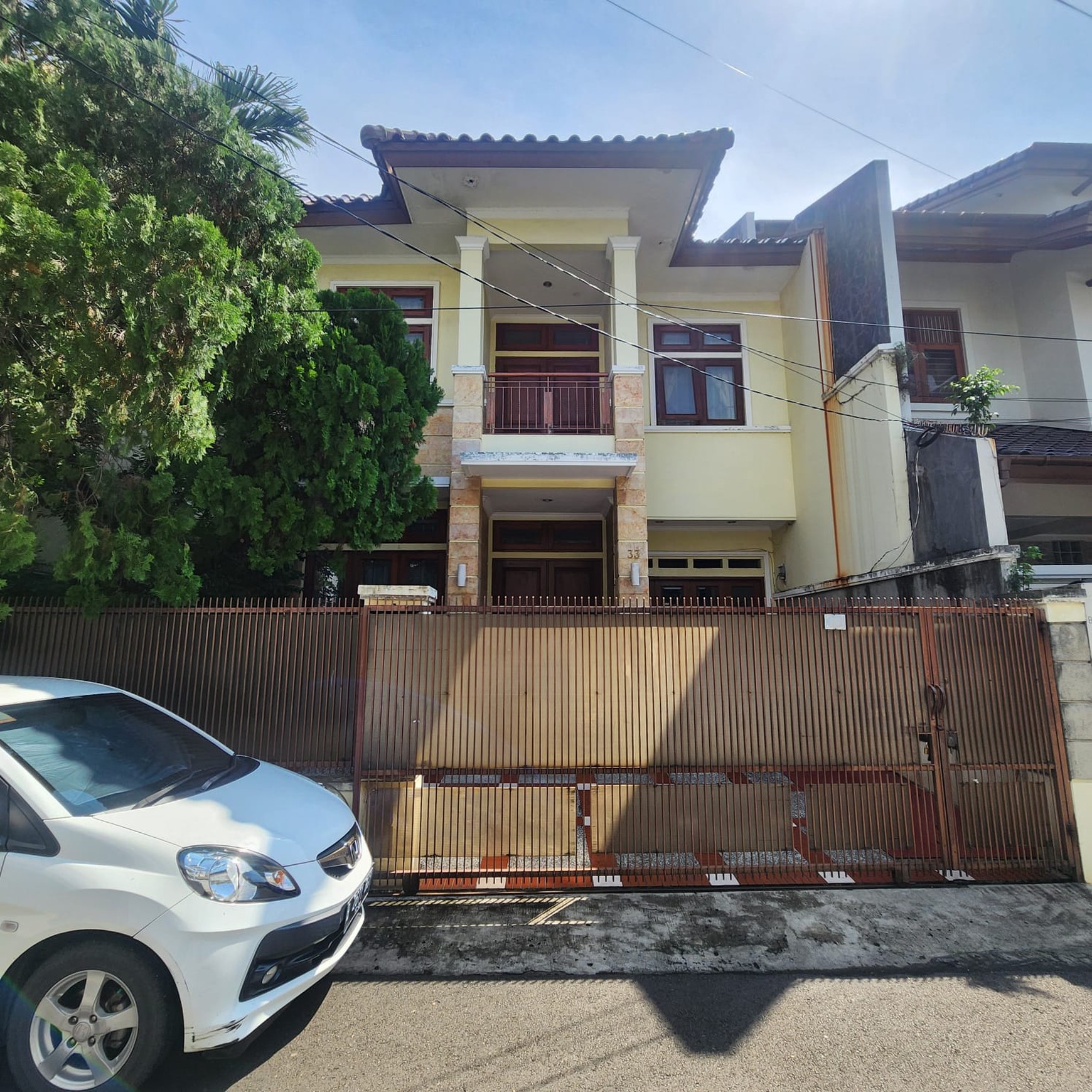 Rumah Dijual di Tomang
