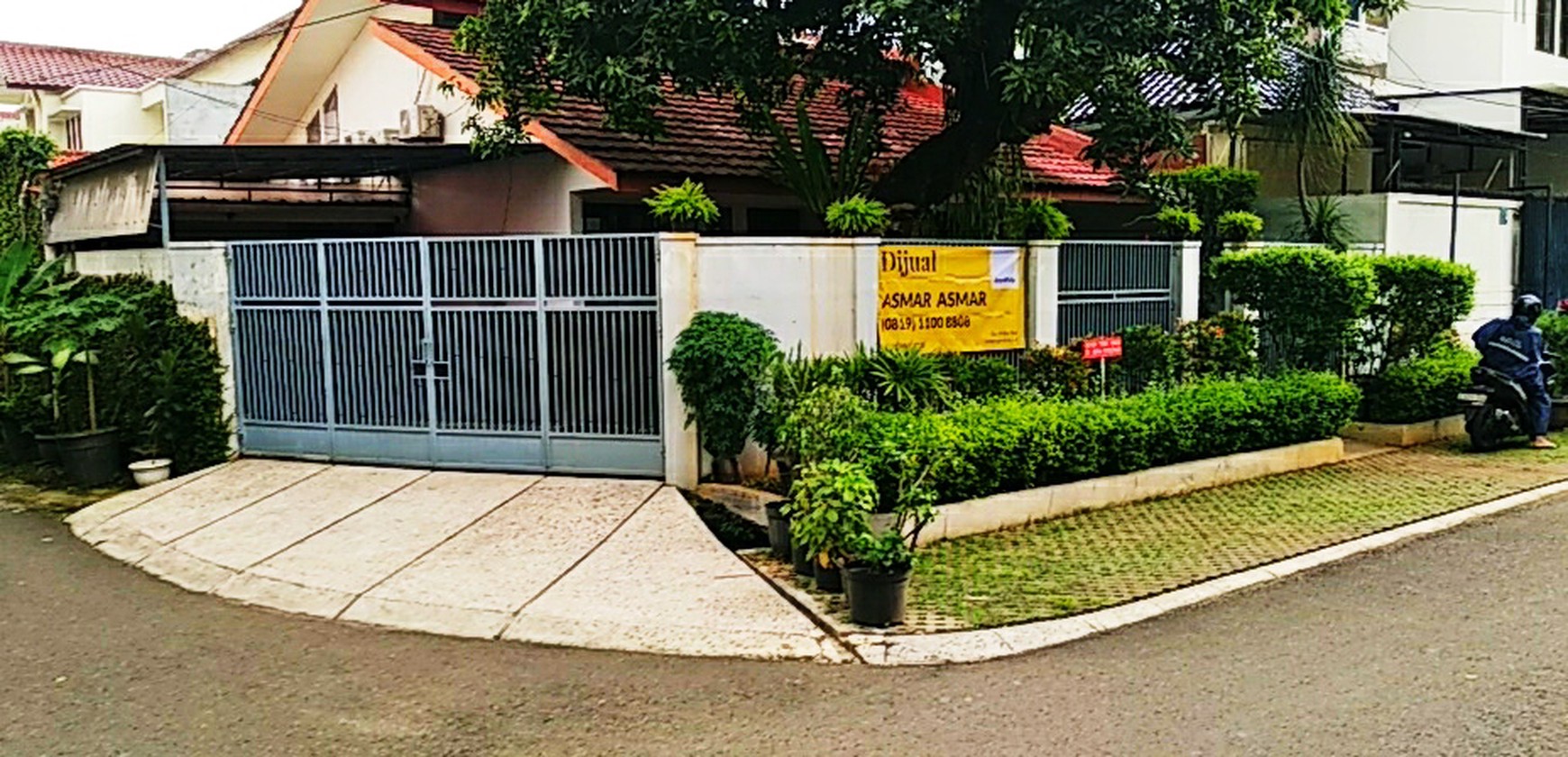Rumah Tinggal di jalan Sungai Sambas II Area, Jakarta Selatan