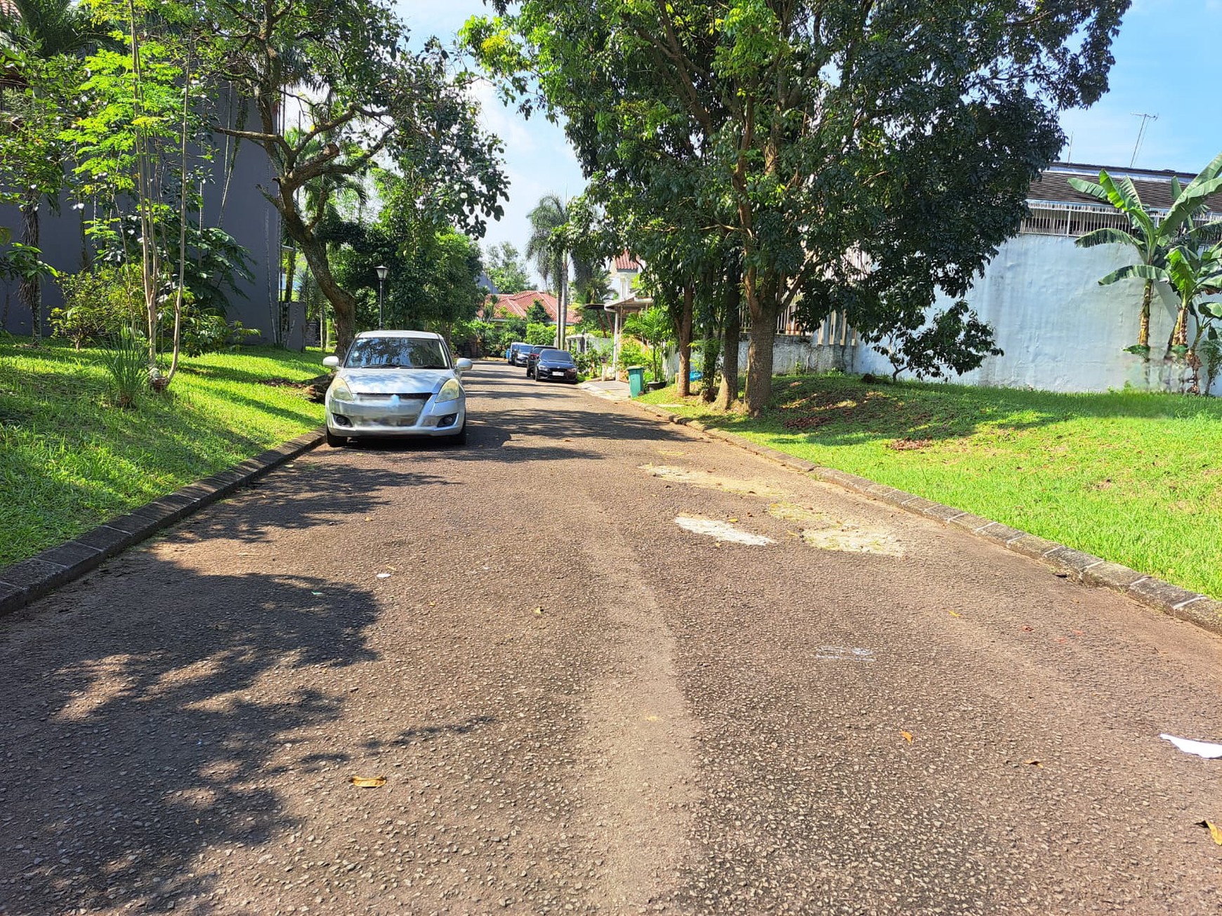 Kavling luas Nusa Dua Citragran Cibubur lingkungan asri