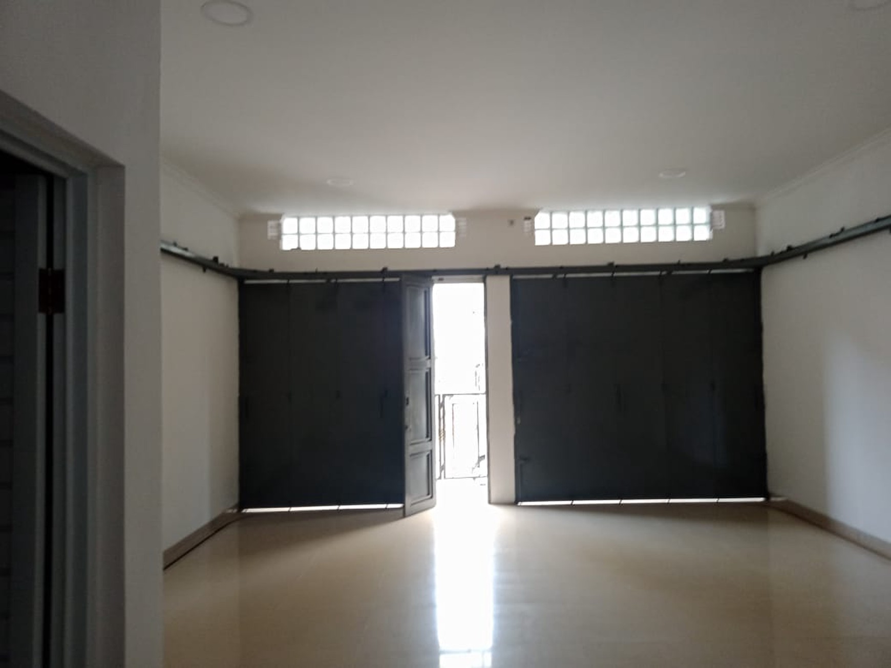 DIJUAL RUKO EXLUSIVE BANGUNAN BARU LOKASI STRATEGIS DI TENGAH2 KOTA DEKAT DG KAWASAN PENDIDIKAN & BISNIS