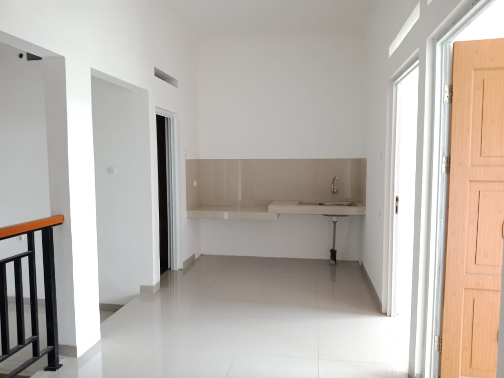 DIJUAL RUKO EXLUSIVE BANGUNAN BARU LOKASI STRATEGIS DI TENGAH2 KOTA DEKAT DG KAWASAN PENDIDIKAN & BISNIS
