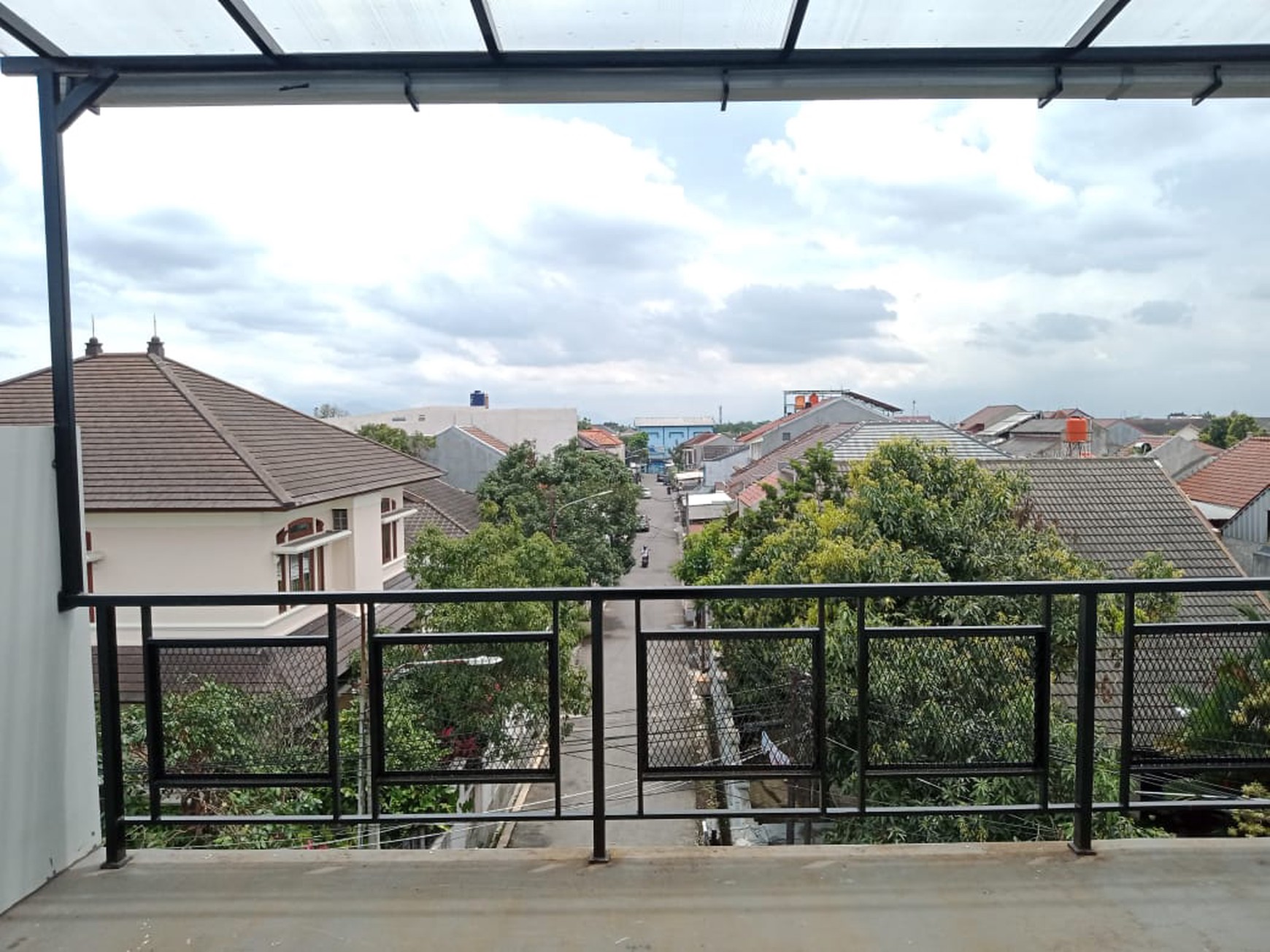 DIJUAL RUKO EXLUSIVE BANGUNAN BARU LOKASI STRATEGIS DI TENGAH2 KOTA DEKAT DG KAWASAN PENDIDIKAN & BISNIS