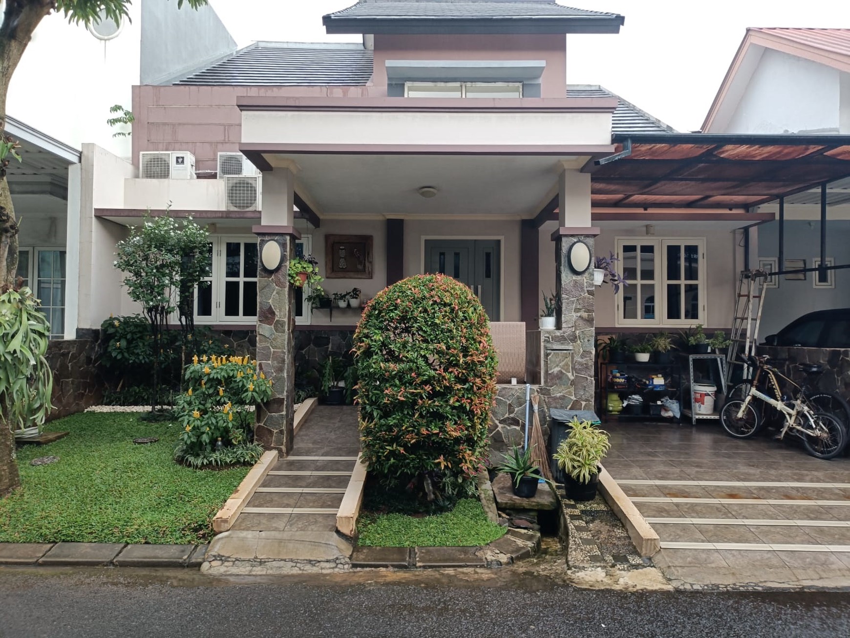 Rumah Bagus, 2 Lantai, dalam Cluster di Graha Raya Bintaro.