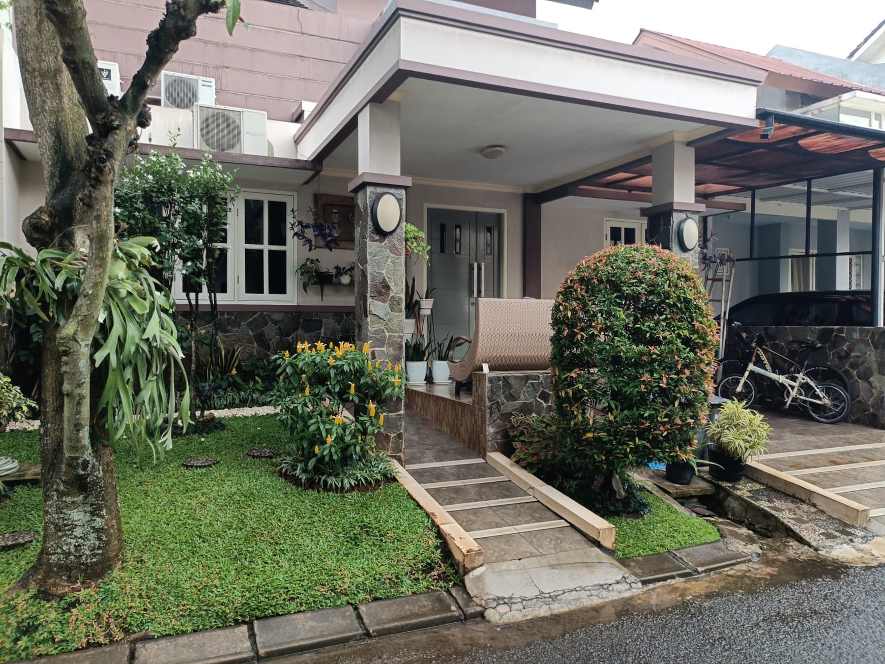 Rumah Bagus, 2 Lantai, dalam Cluster di Graha Raya Bintaro.