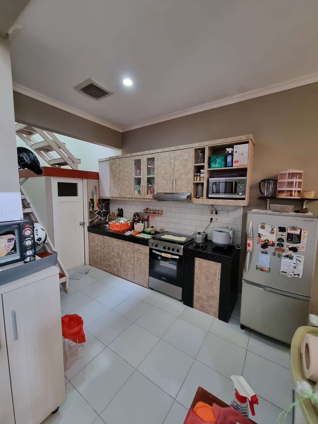 Rumah Bagus, 2 Lantai, dalam Cluster di Graha Raya Bintaro.