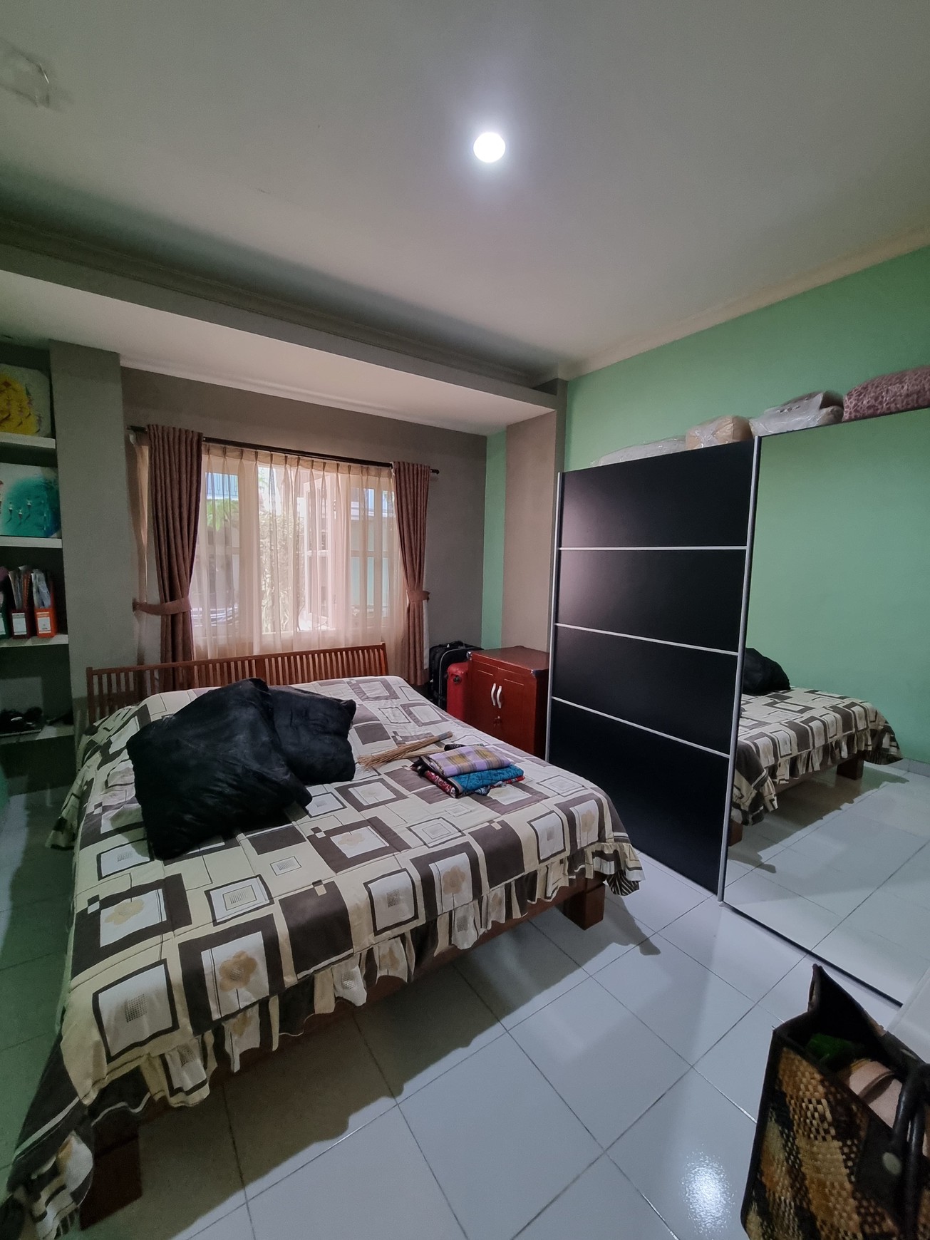 Rumah Bagus, 2 Lantai, dalam Cluster di Graha Raya Bintaro.