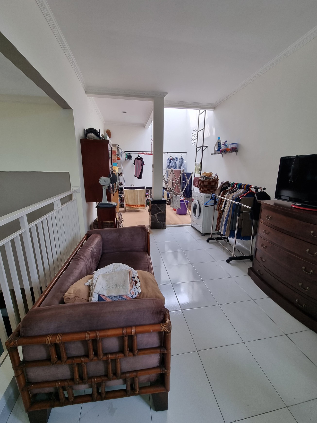 Rumah Bagus, 2 Lantai, dalam Cluster di Graha Raya Bintaro.