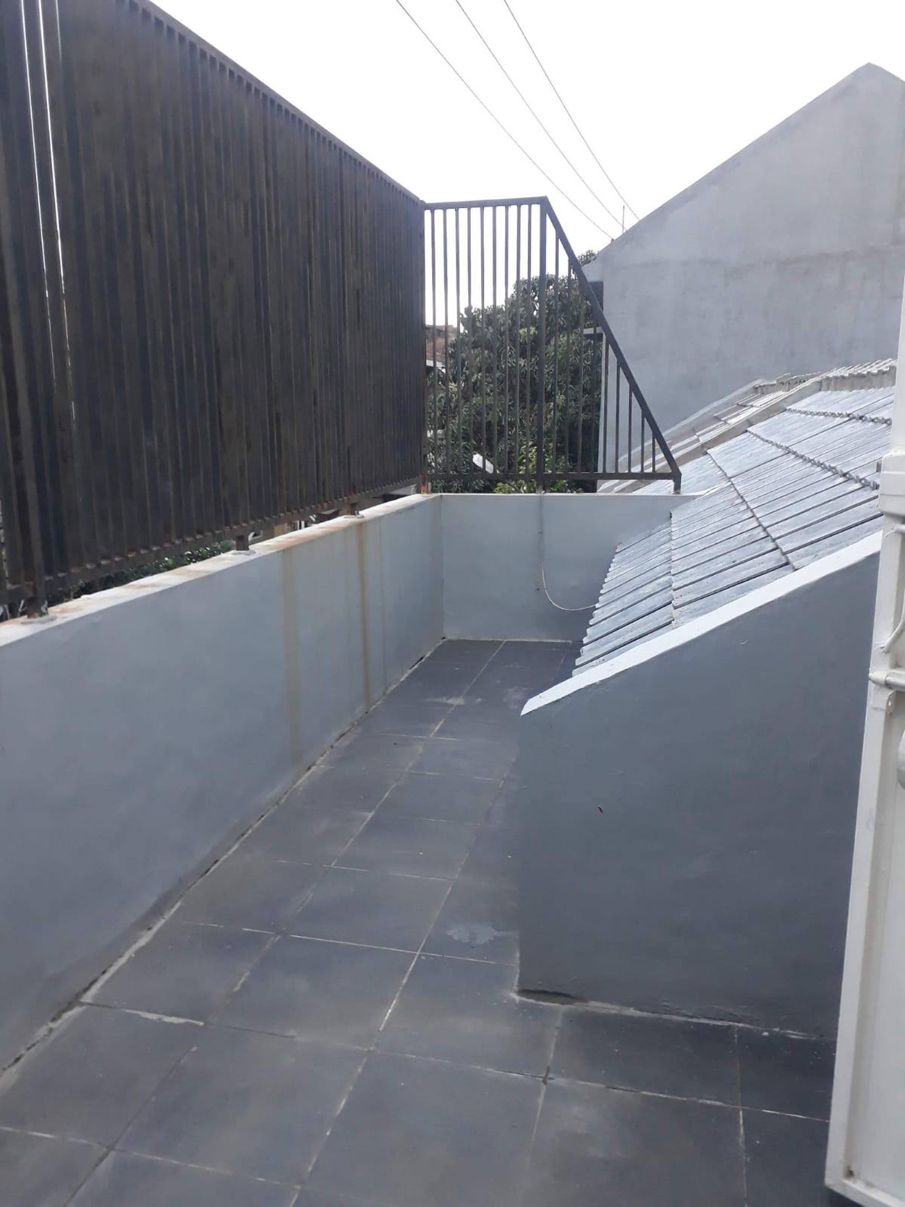 JUAL RUMAH NYAMAN SIAP HUNI LOKASI STRATEGIS DI JATIHANDAP 