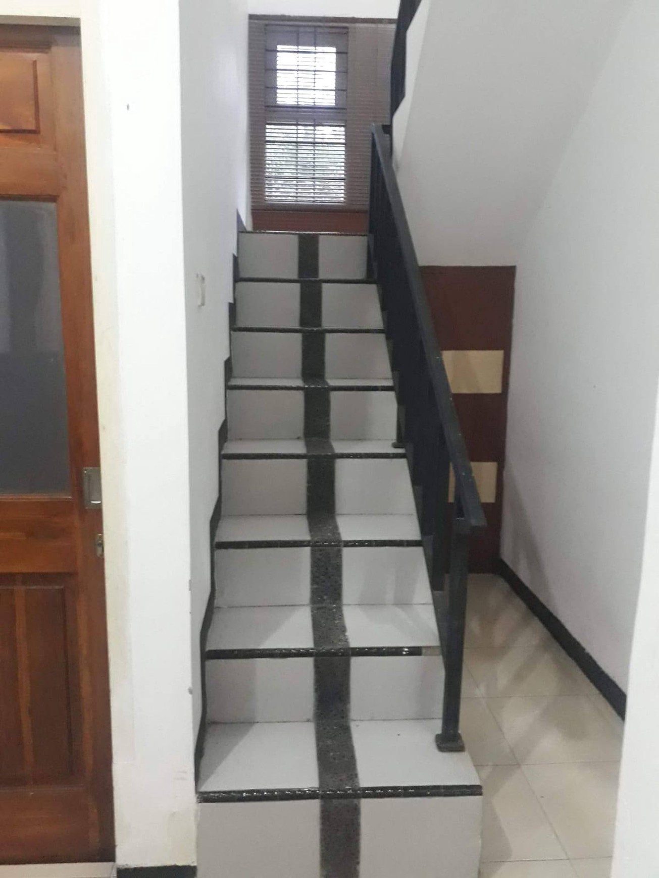 JUAL RUMAH NYAMAN SIAP HUNI LOKASI STRATEGIS DI JATIHANDAP 