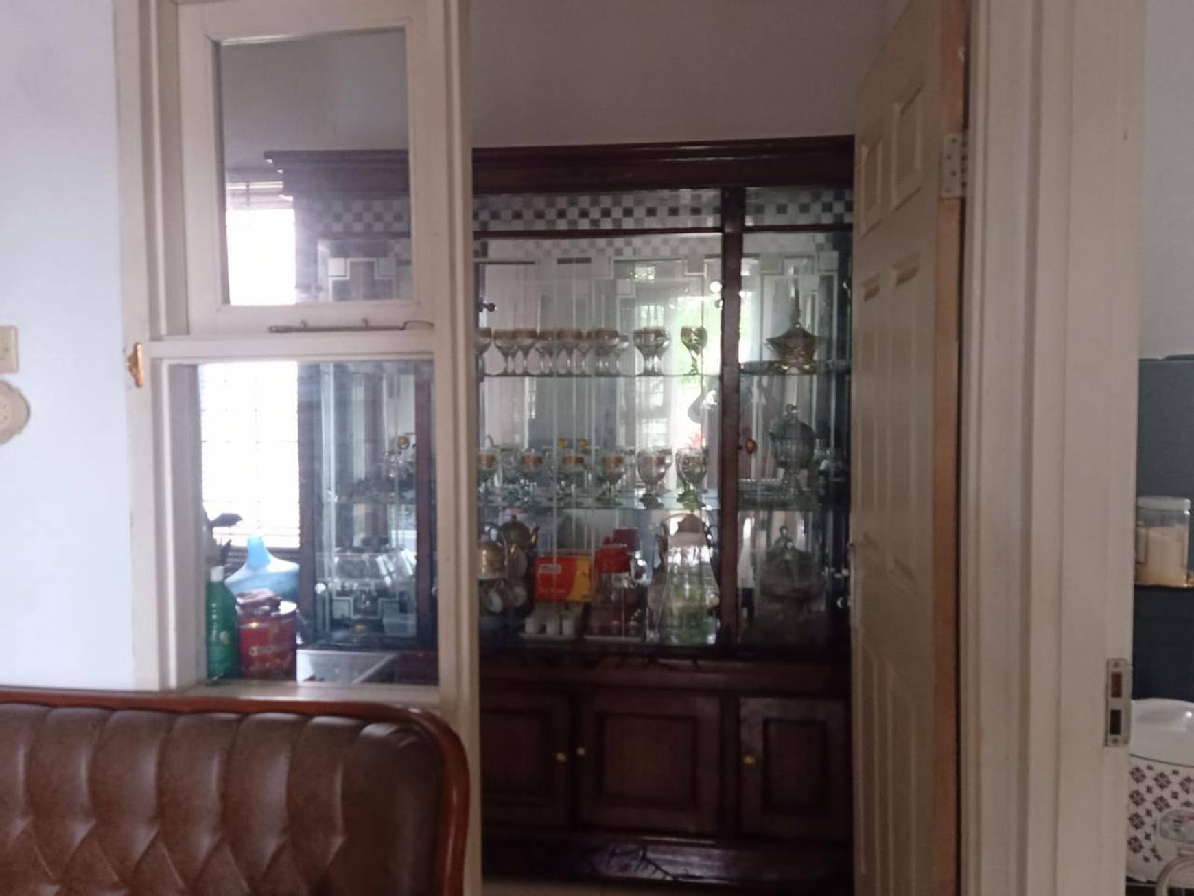 JUAL RUMAH NYAMAN SIAP HUNI LOKASI STRATEGIS DI JATIHANDAP 