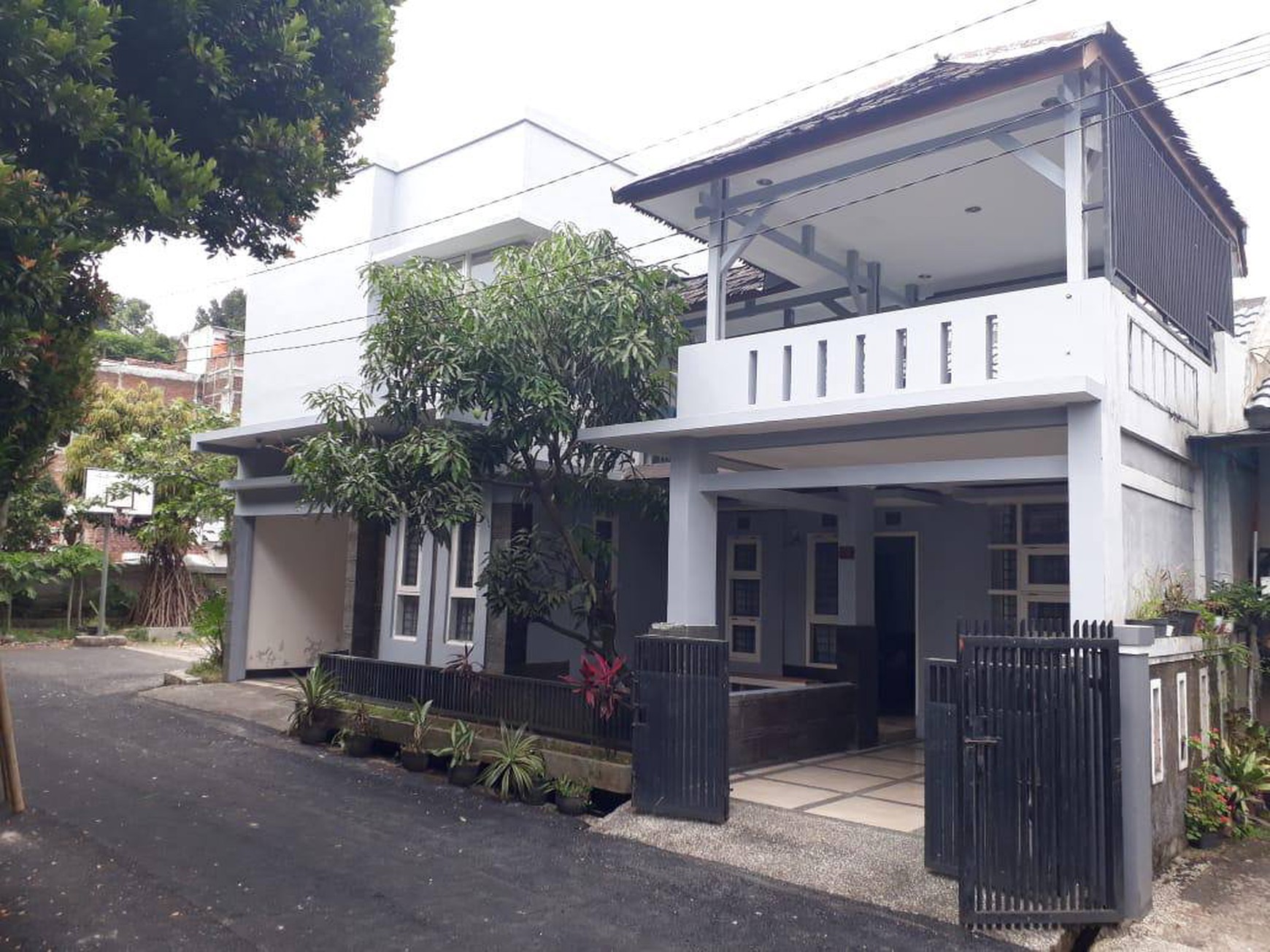 JUAL RUMAH NYAMAN SIAP HUNI LOKASI STRATEGIS DI JATIHANDAP 