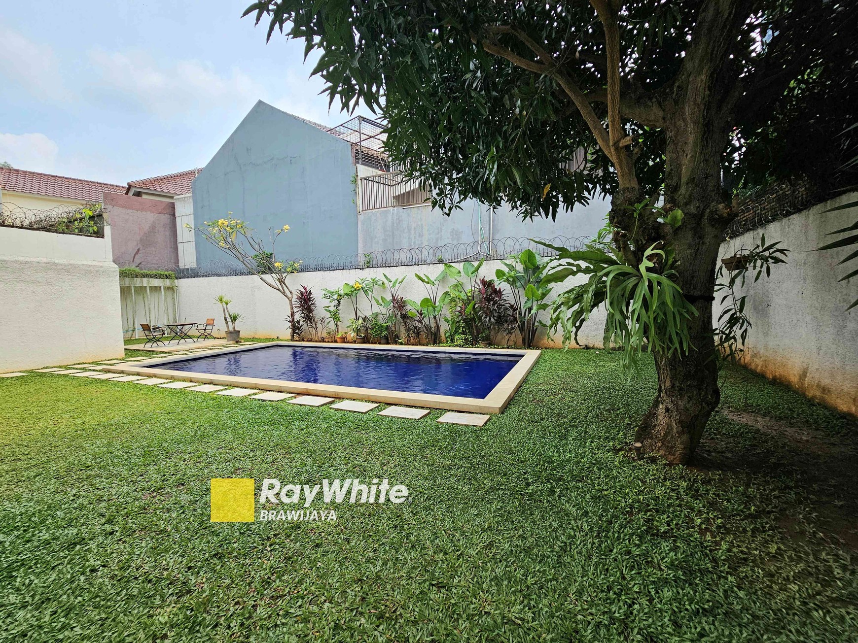 Brand New House di Jalan Wijaya Kusuma, Cilandak, Jakarta Selatan, Siap Huni. 3 km ke MRT Fatmawati