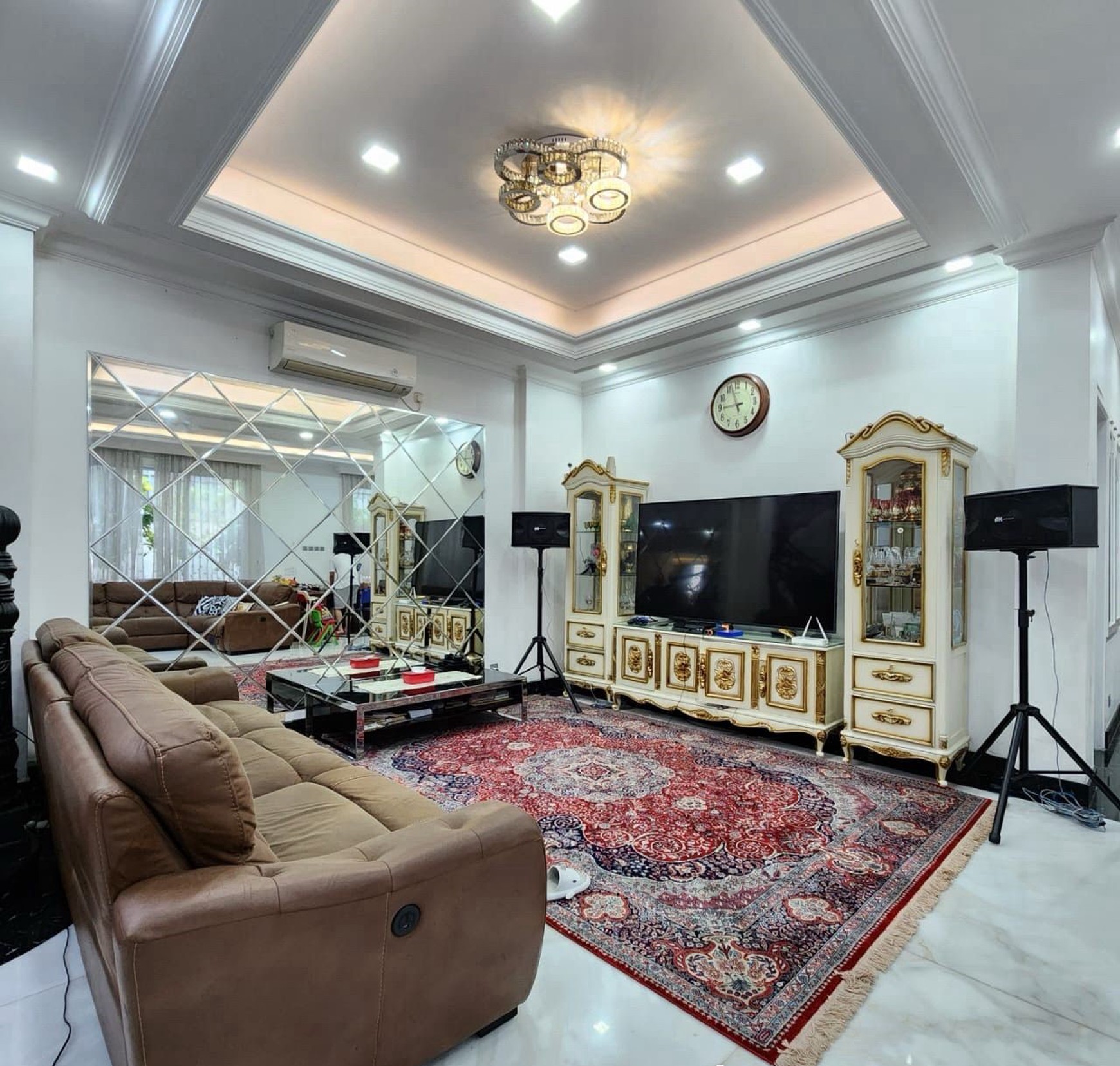 Rumah Mewah 2 Lantai di Parigi Lama Pondok Aren Tangerang Selatan