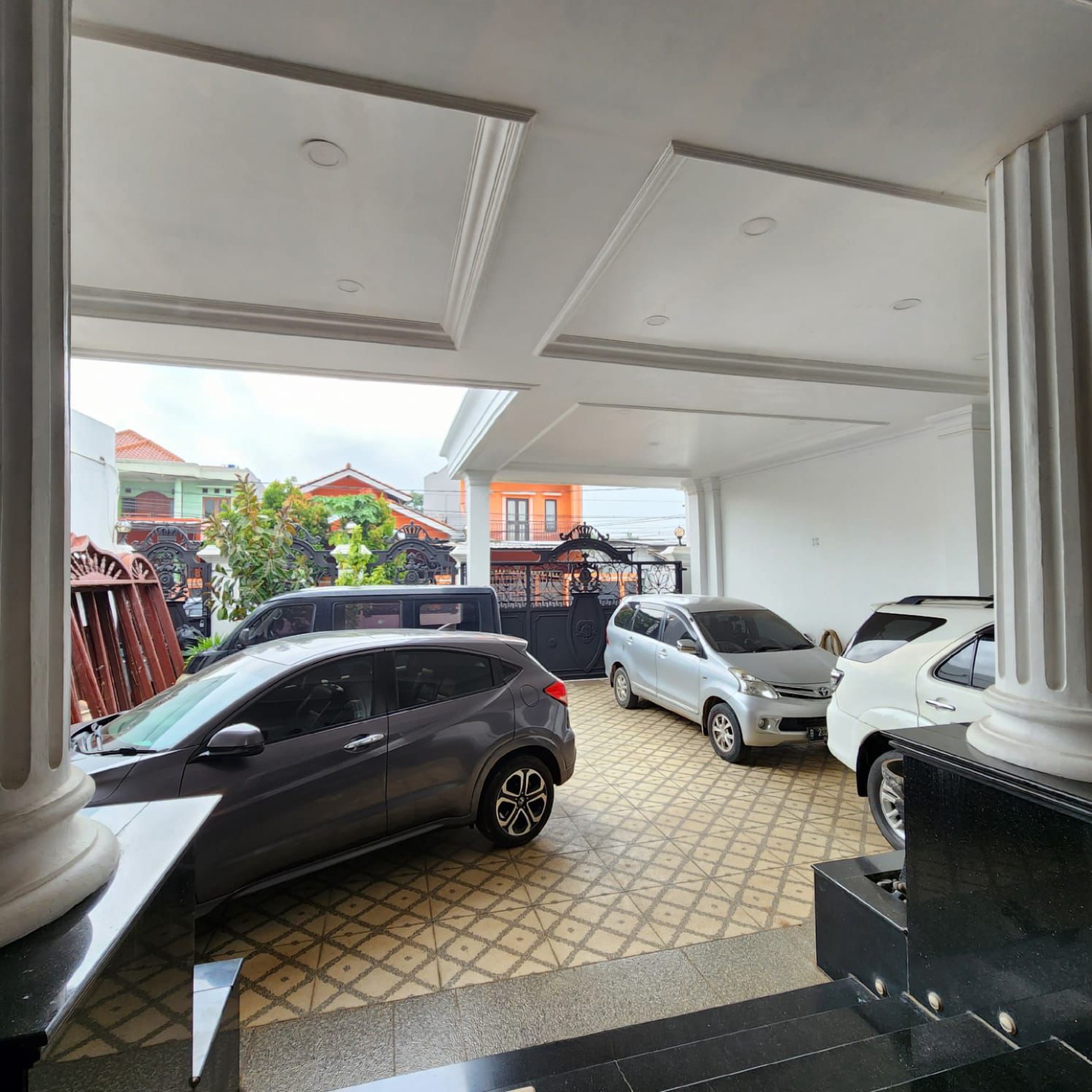 Rumah Mewah 2 Lantai di Parigi Lama Pondok Aren Tangerang Selatan