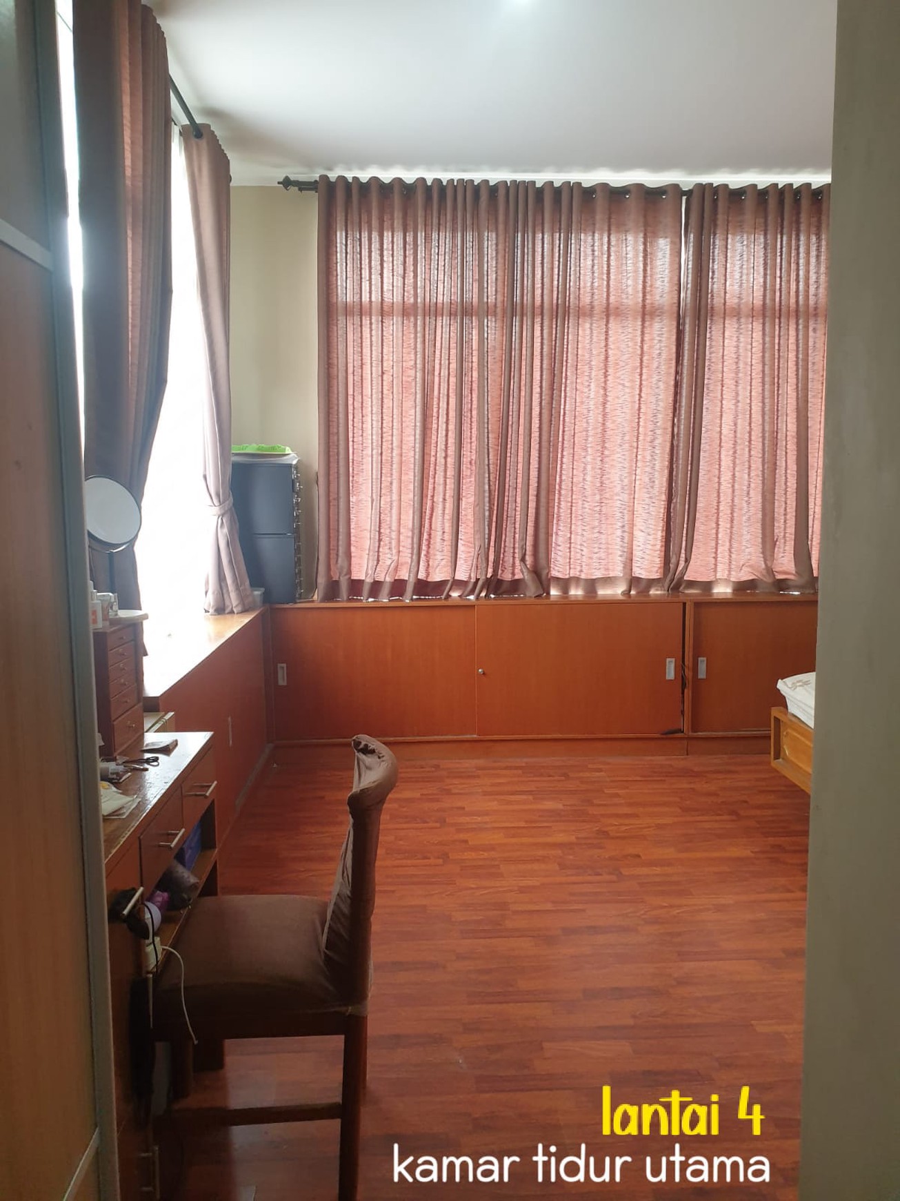Rumah 4 lantai,dalam cluster di Bintaro Jaya 7