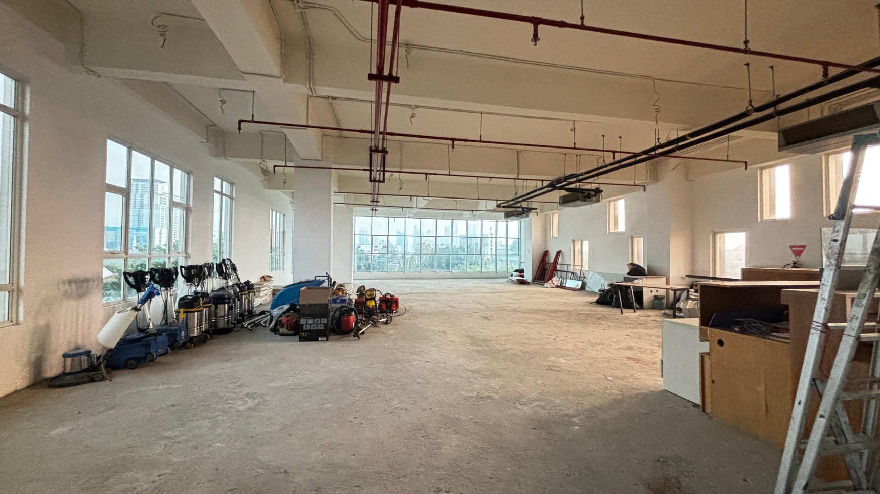 Ruang Kantor Di Sarana Square Tebet, Lokasi Strategis Dekat Jl. MT Haryono